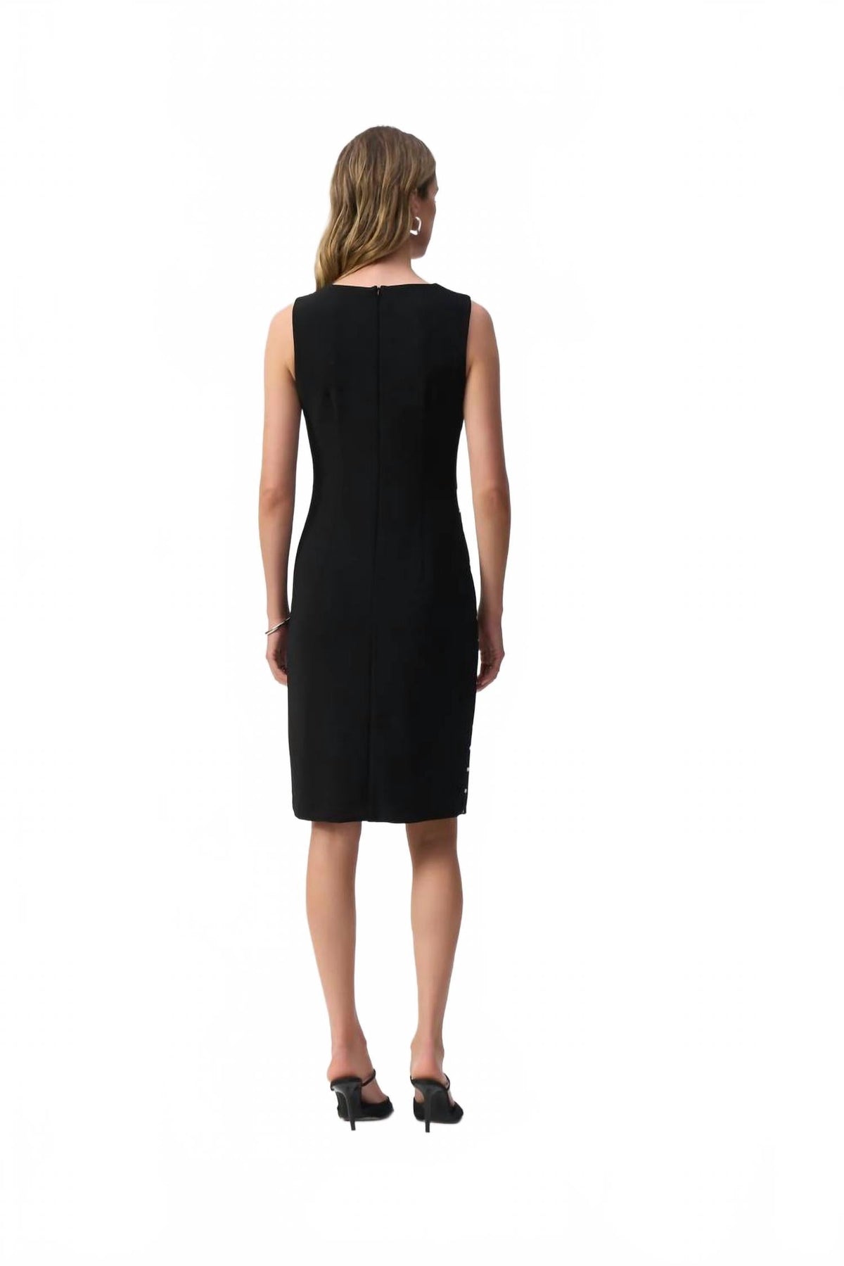 Vestido sin mangas de lunares color negro