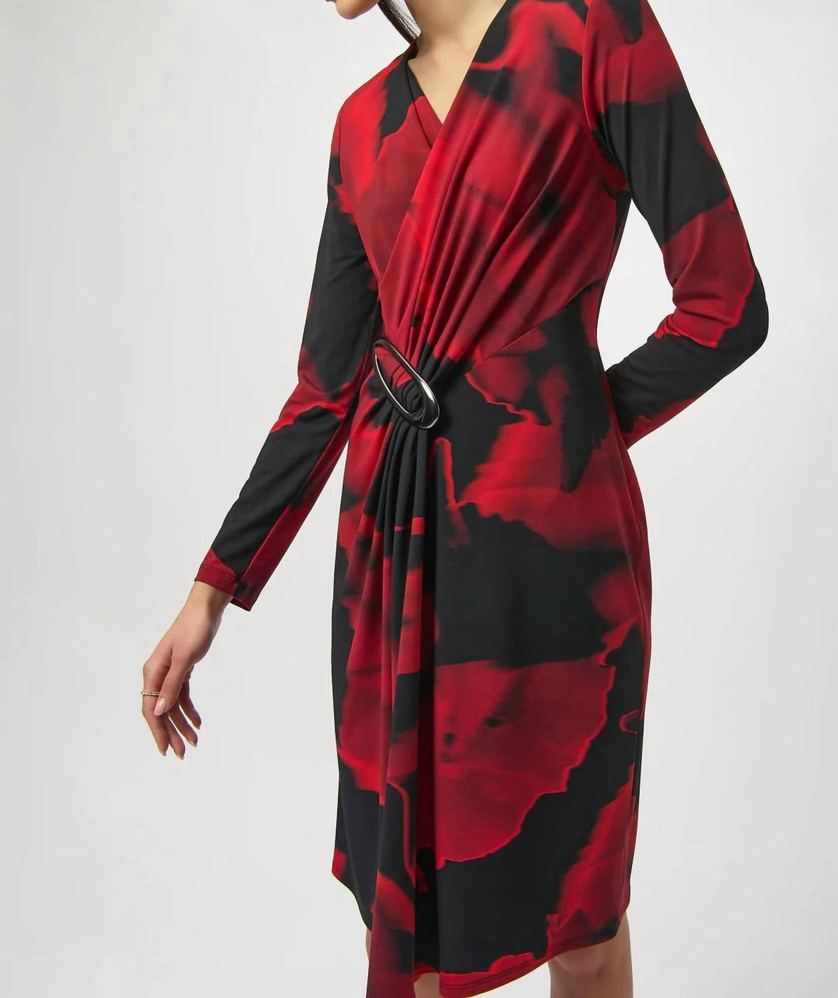 Vestido color negro y rojo