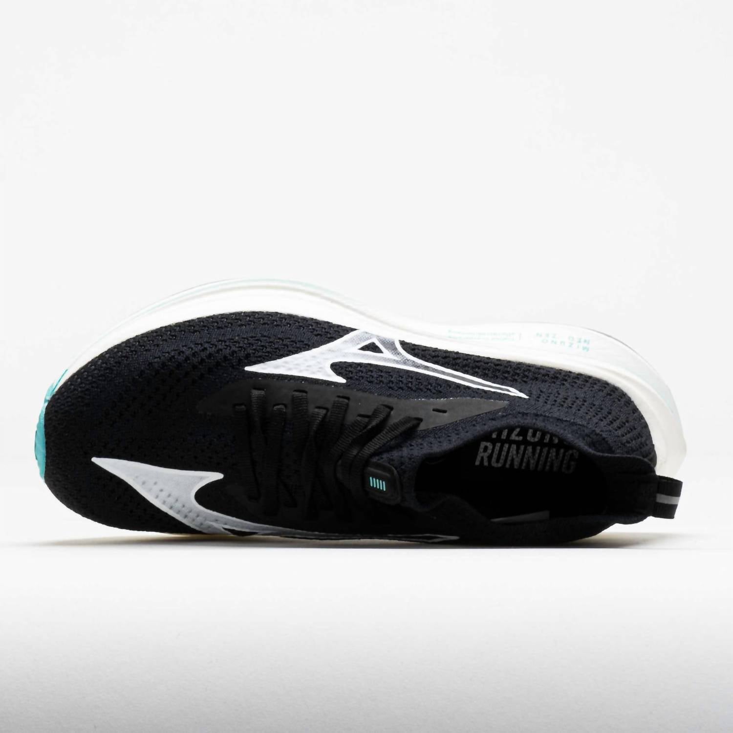 Tenis para correr de mujer color negro y blanco