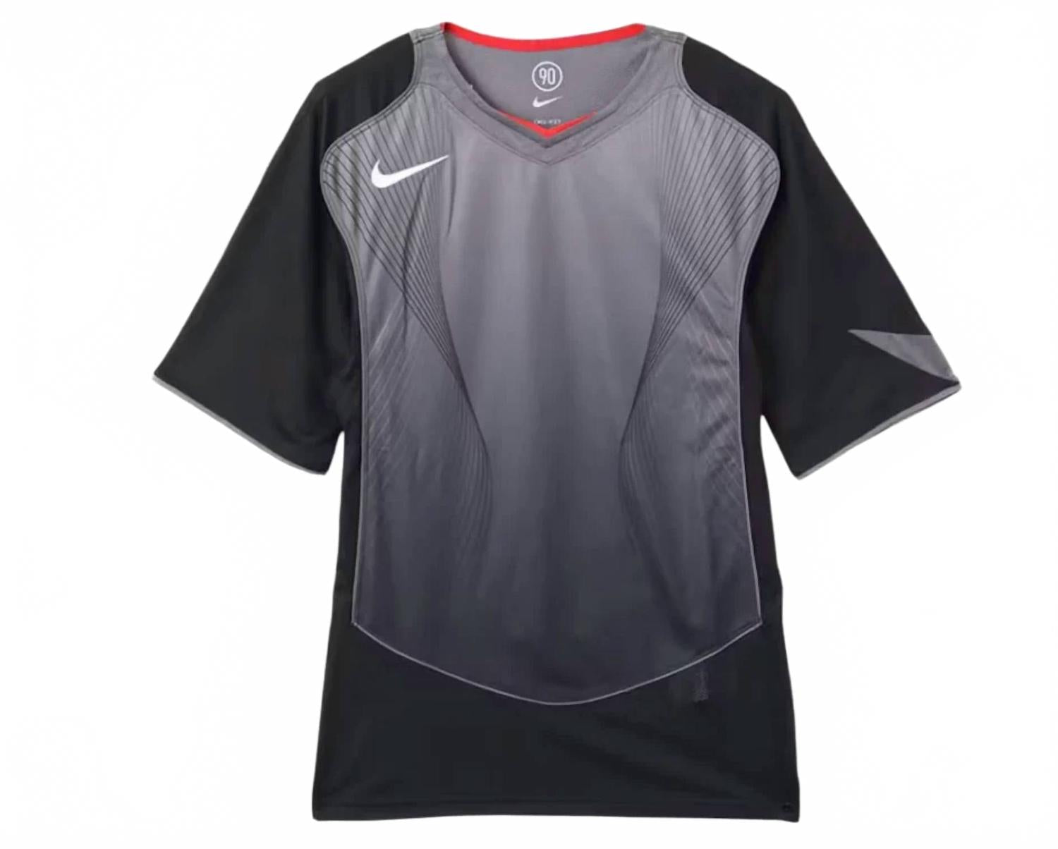 Camiseta color negro