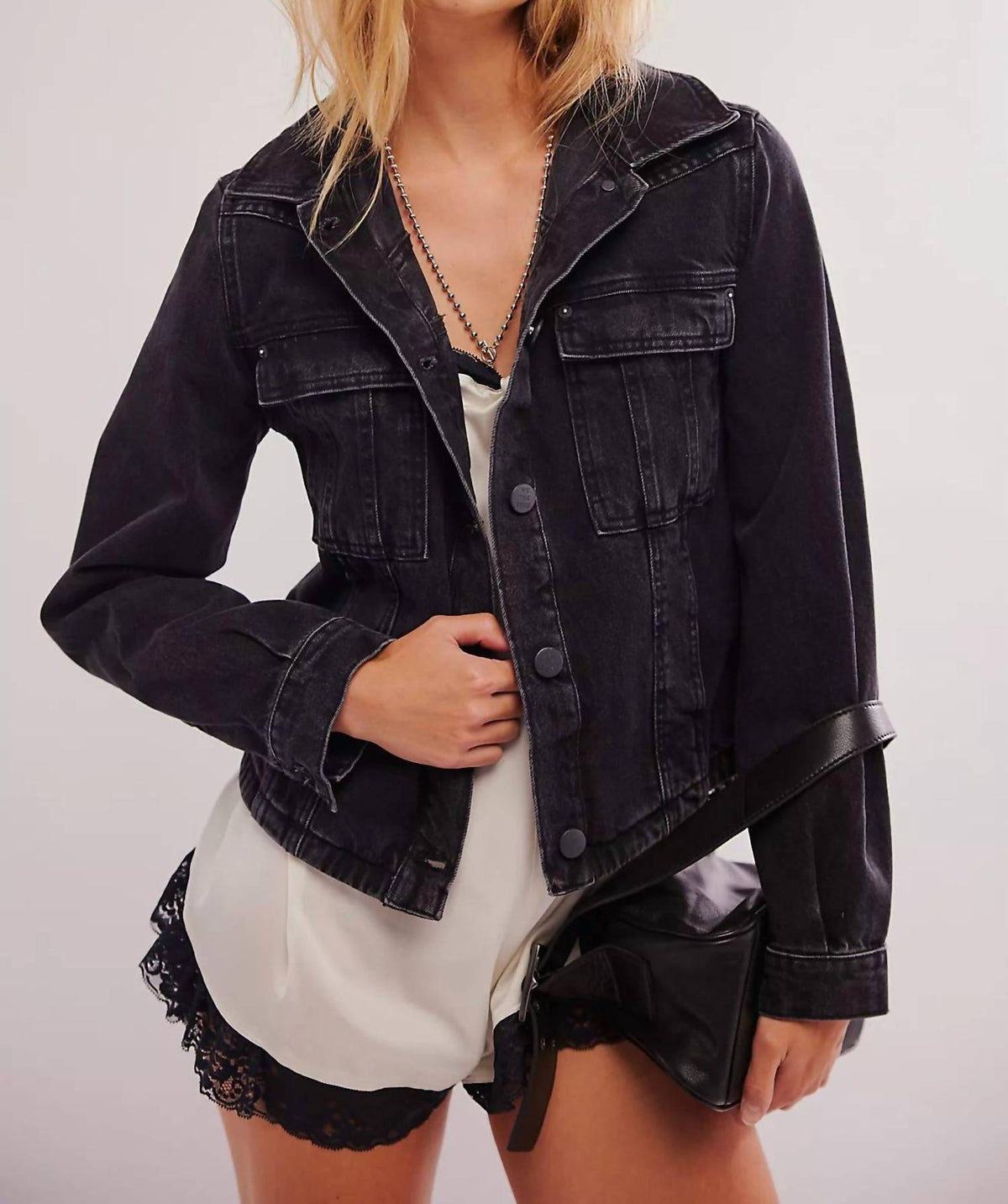 Chaqueta de mezclilla color negro