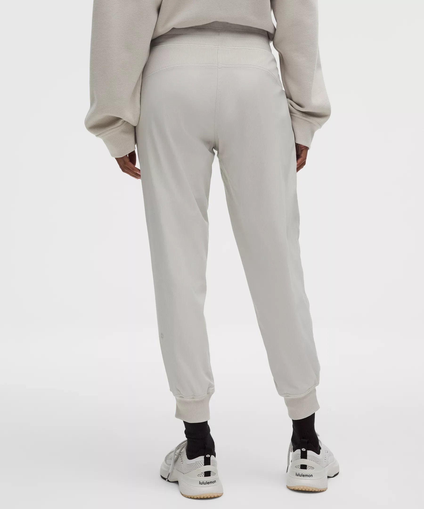 Pantalón deportivo de tiro medio