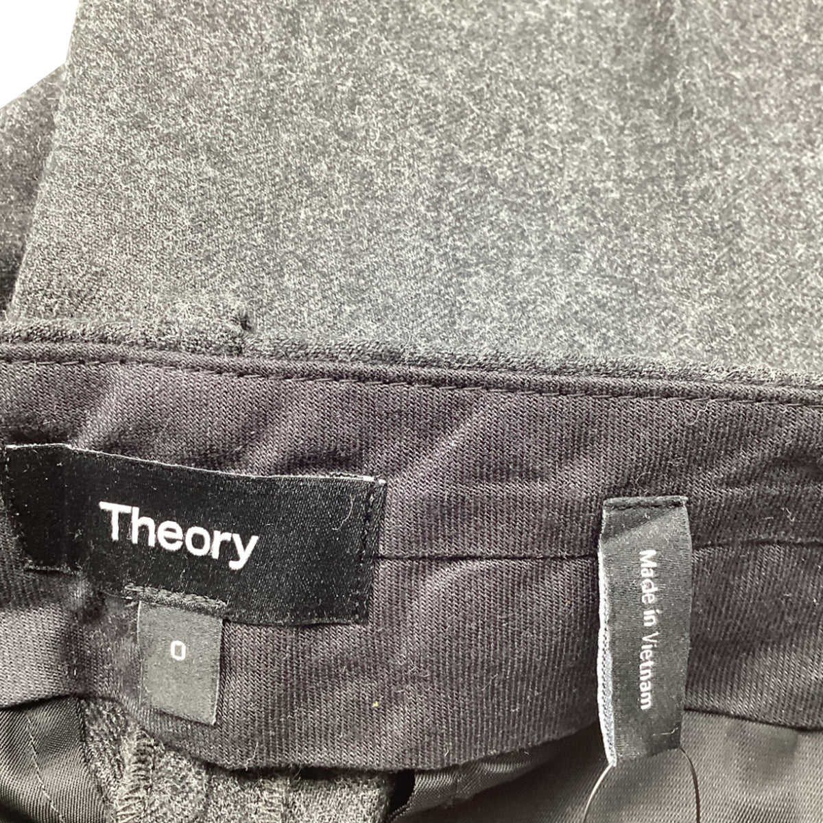 Pantalón de lana color negro