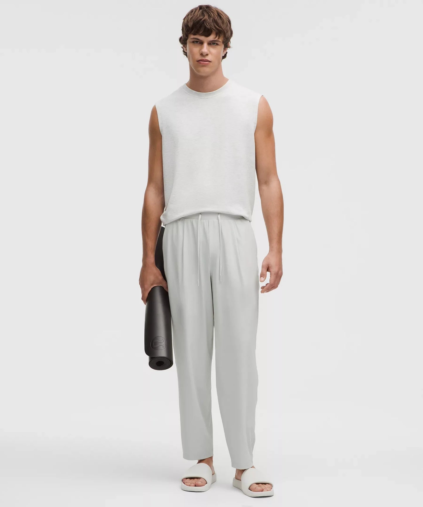 Pantalón de corte amplio