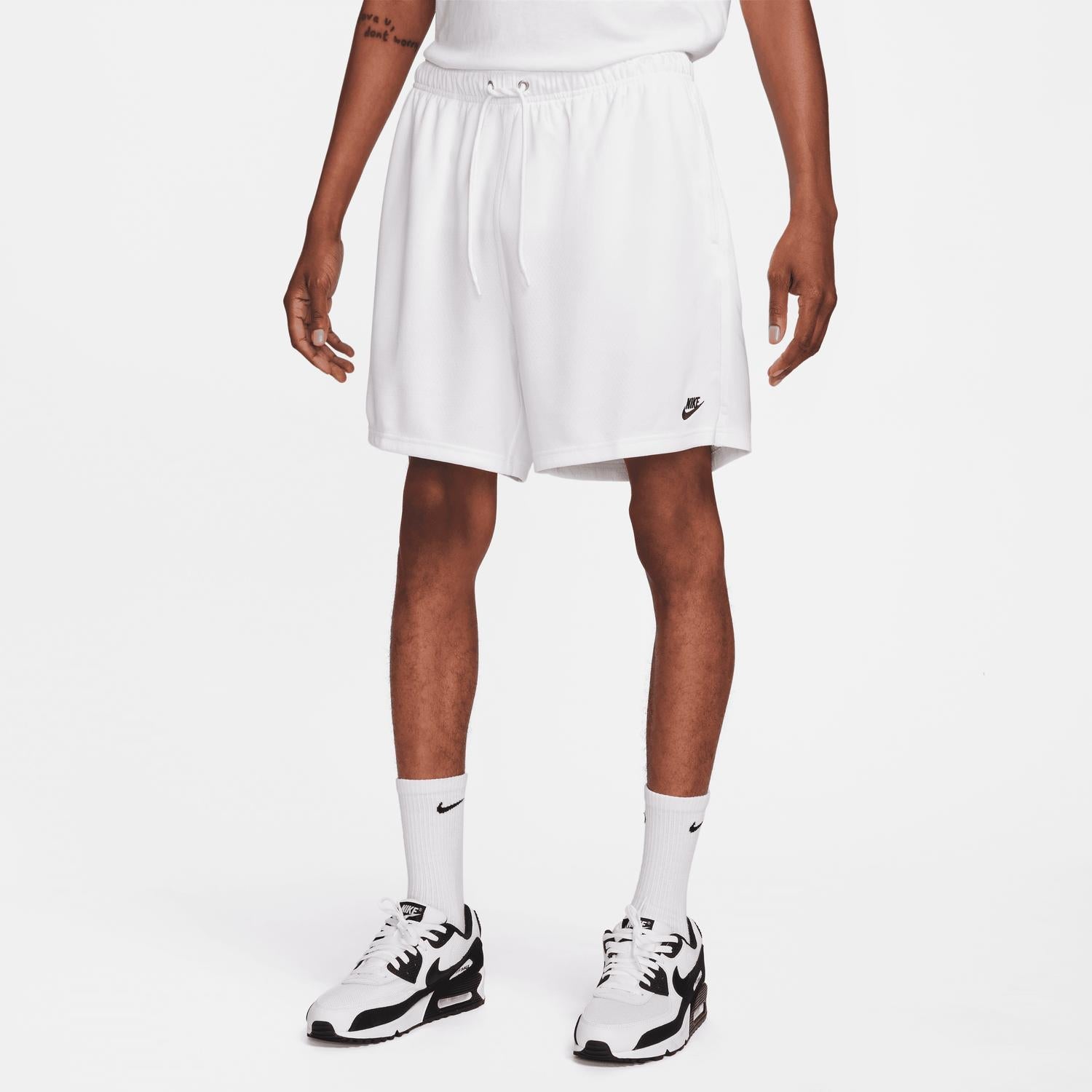 Short de hombre color negro y blanco