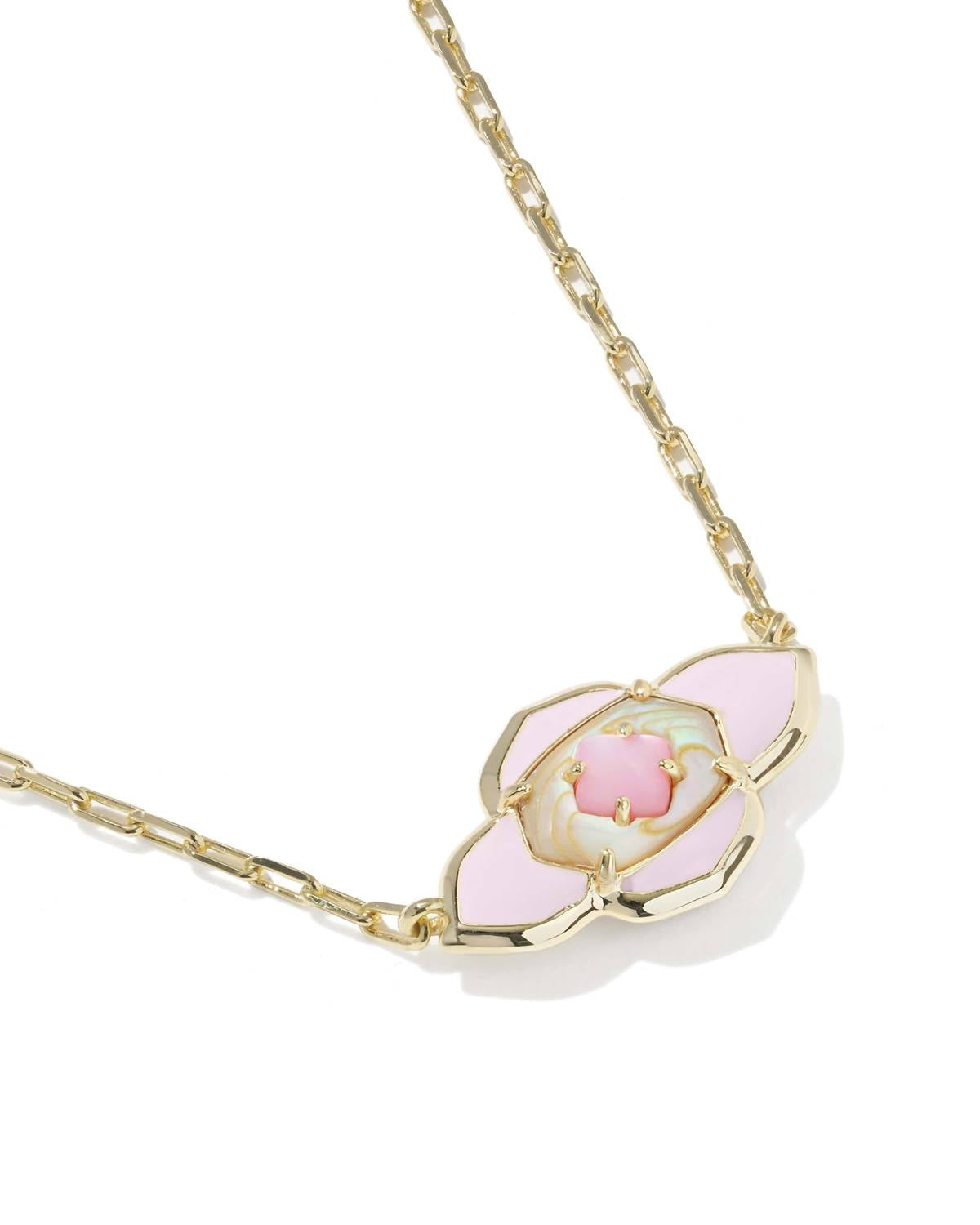 Collar color rosado