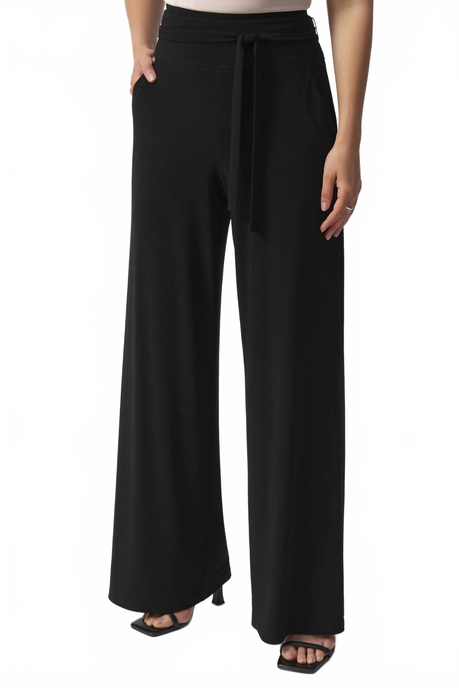 Pantalón de pierna ancha color negro