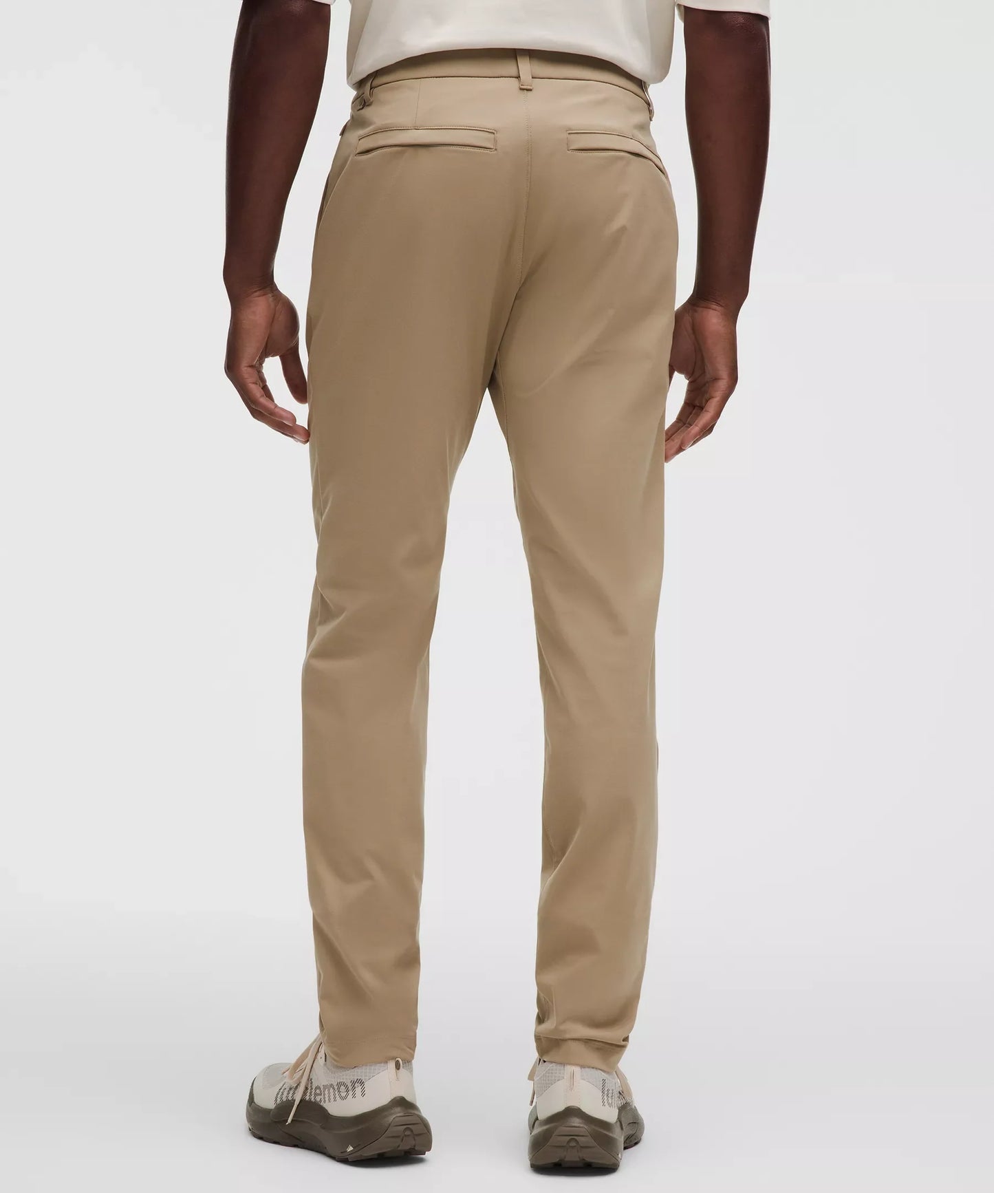 Pantalón de corte ajustado