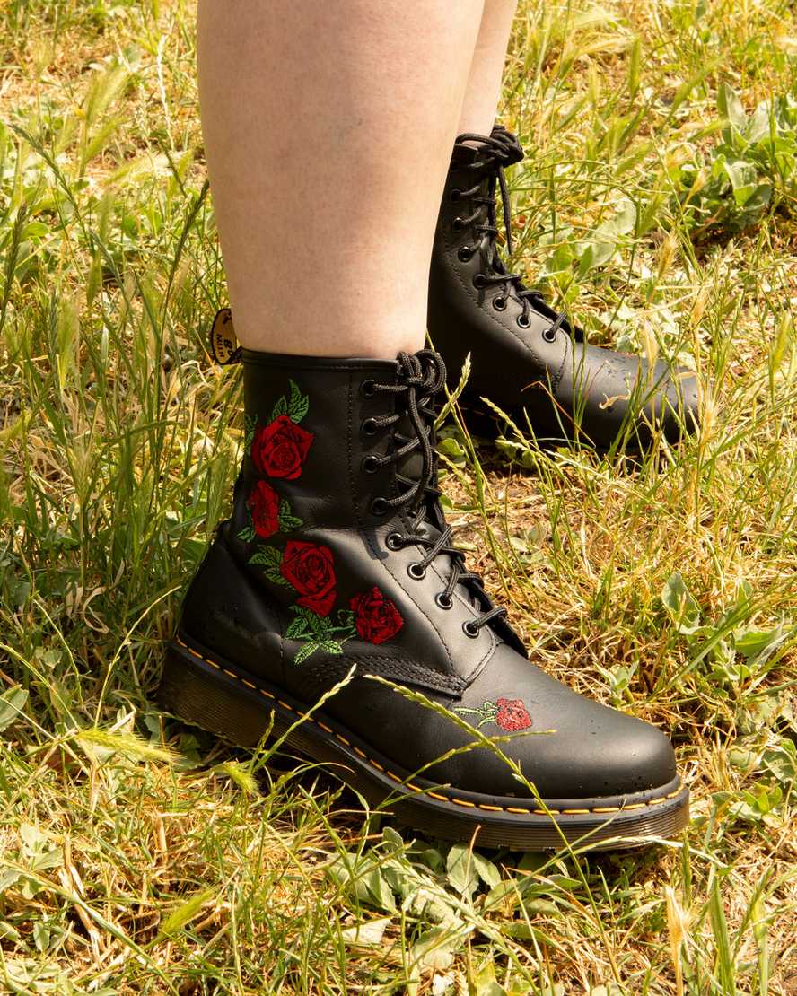Botas de cuero con estampado floral con cordones
