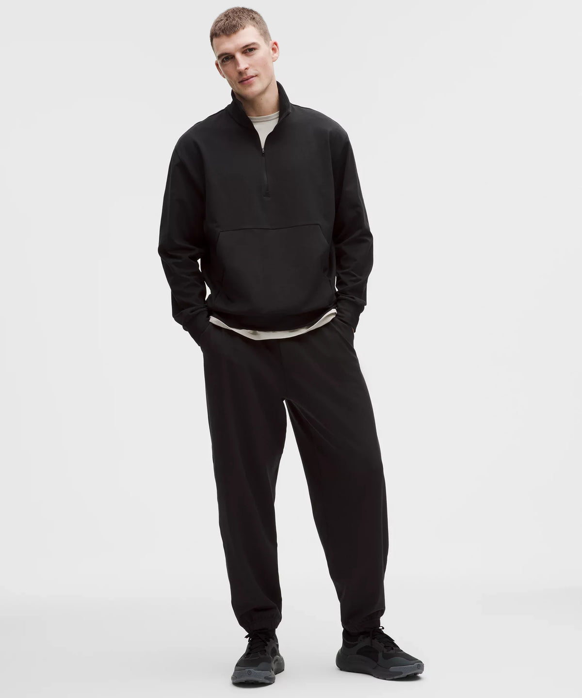 Pantalón deportivo de corte amplio