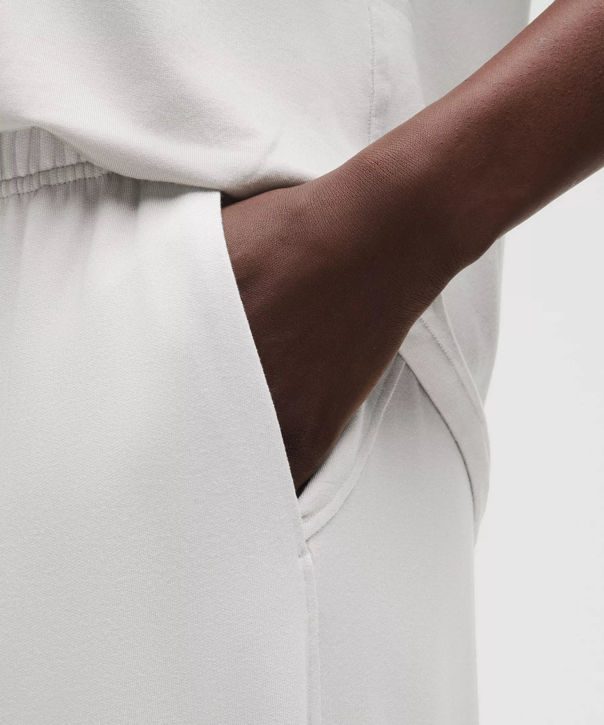 Pantalón de corte amplio de tiro medio