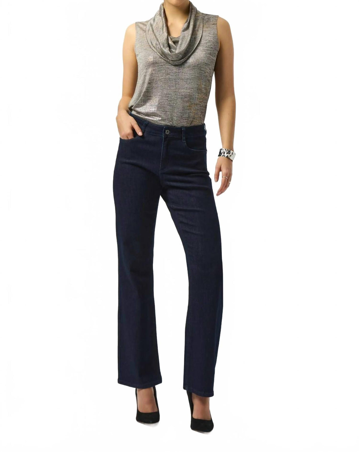 Top sin mangas color beige