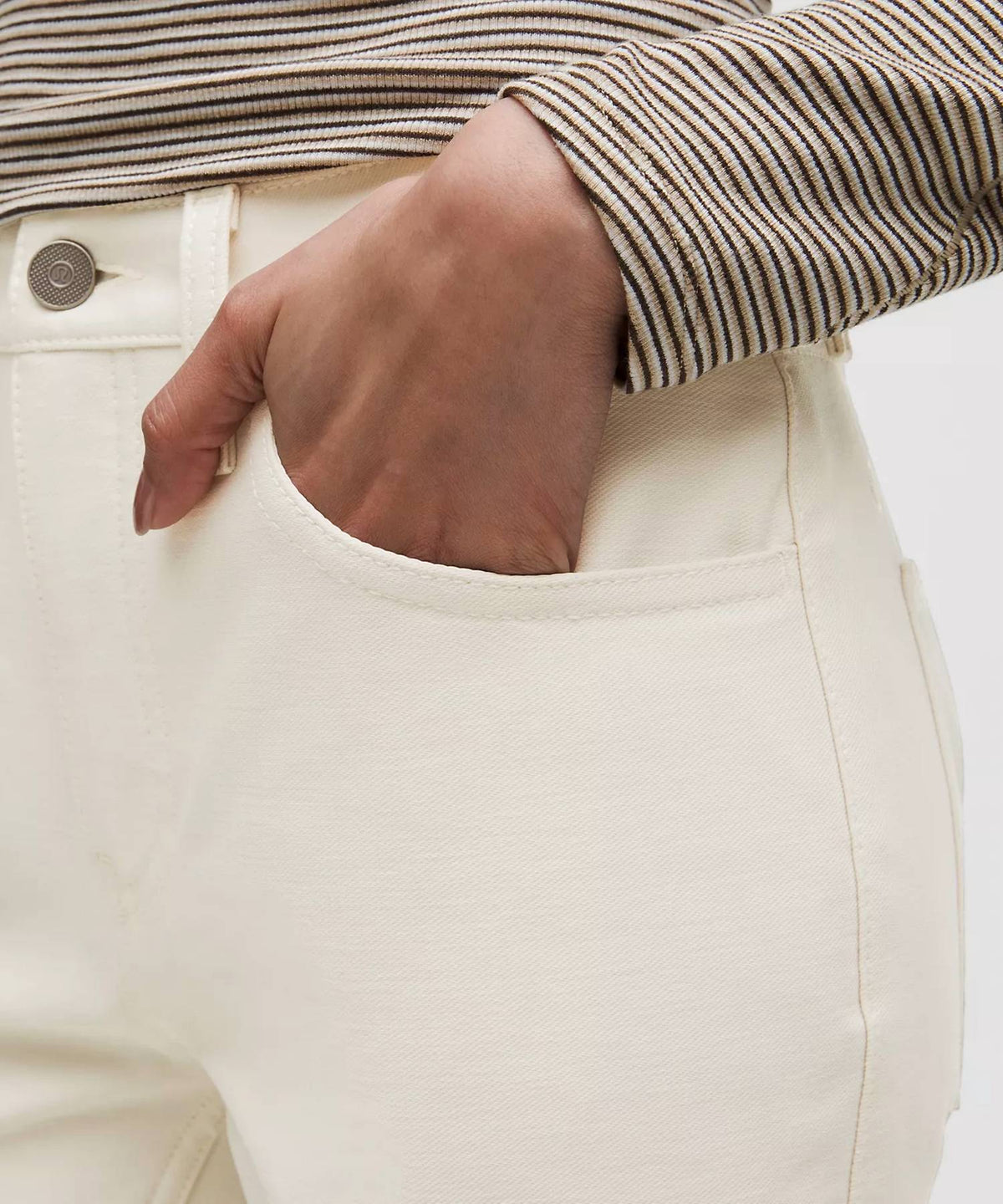 Pantalón de tiro medio color marfil