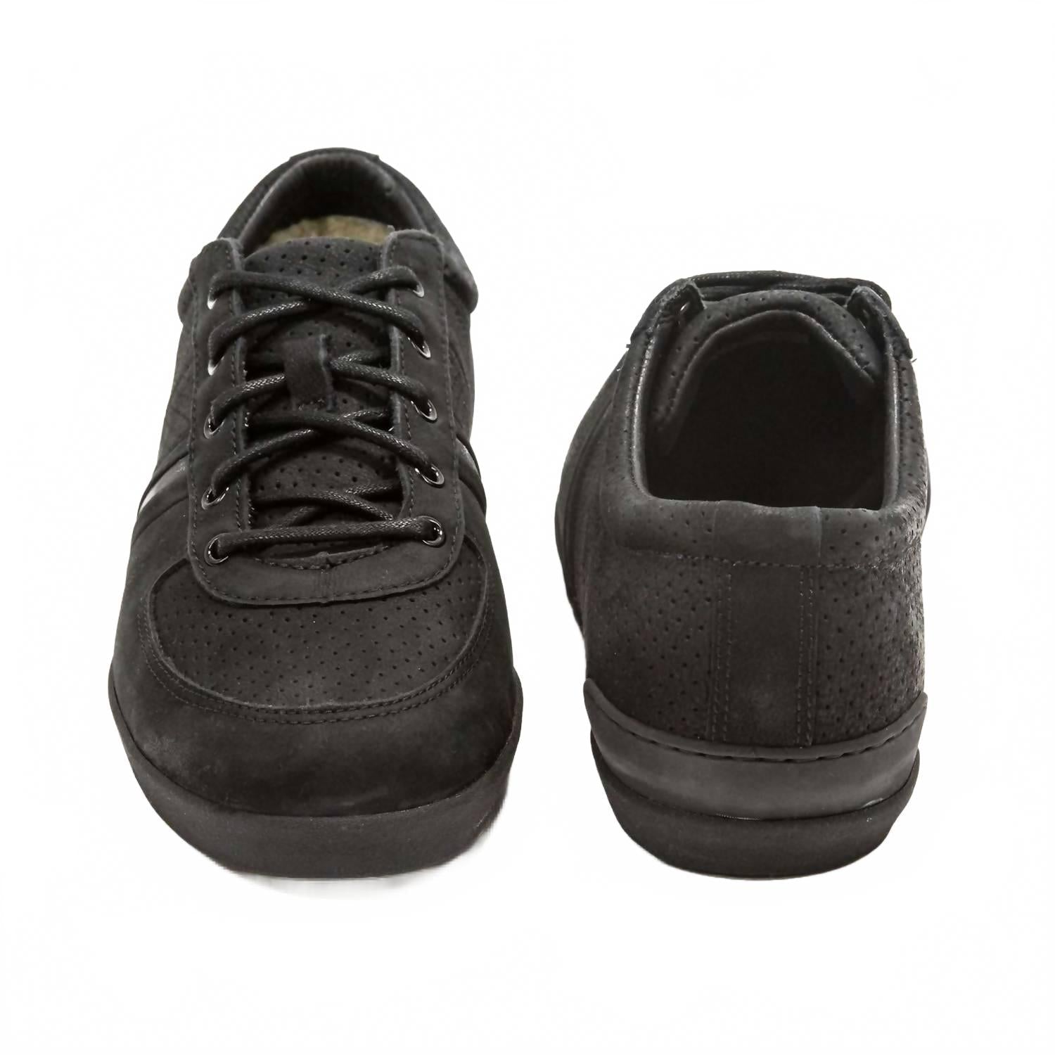 Tenis de hombre de cuero color negro