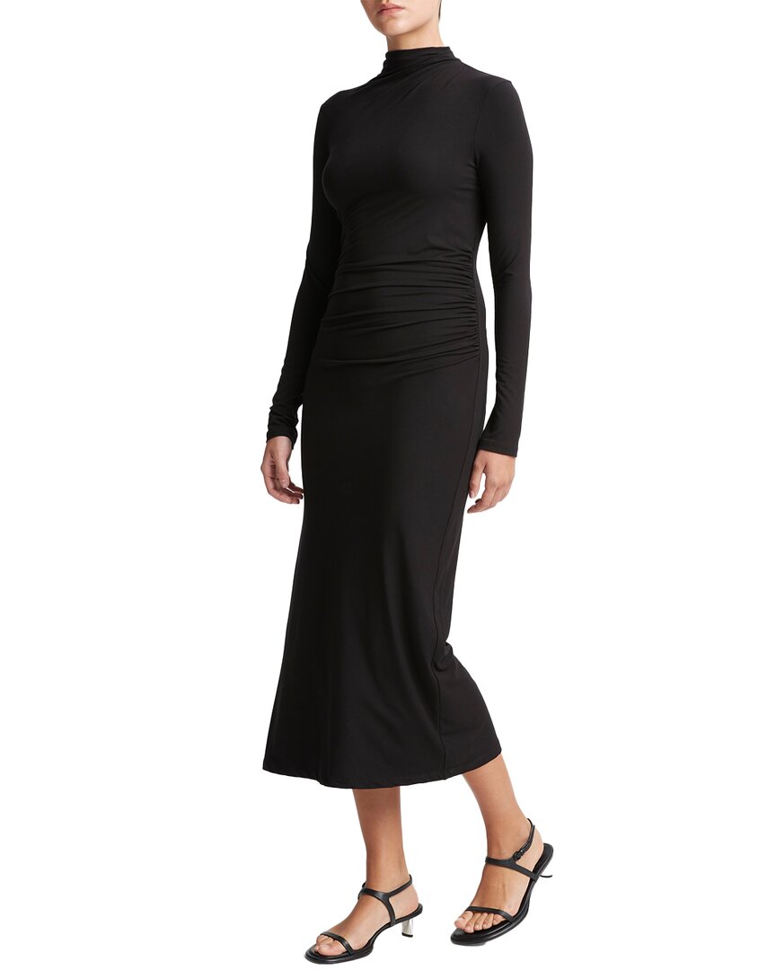 Vestido con cuello alto