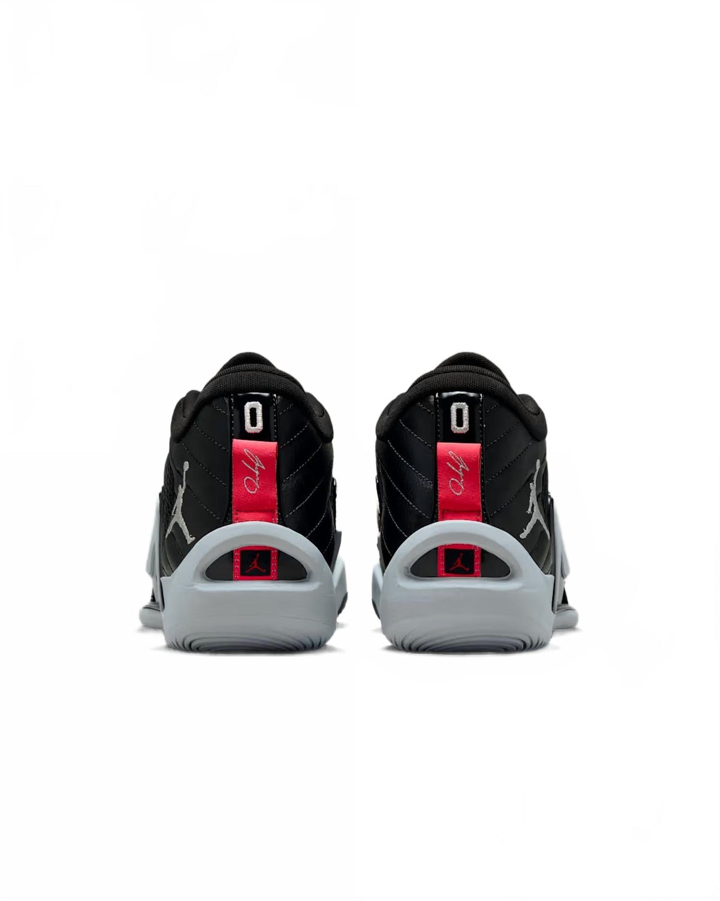 Tenis de hombre color negro y plateado