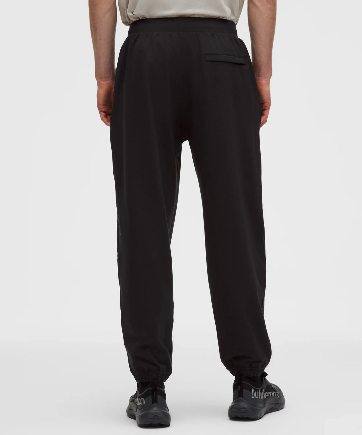 Pantalón deportivo de corte amplio