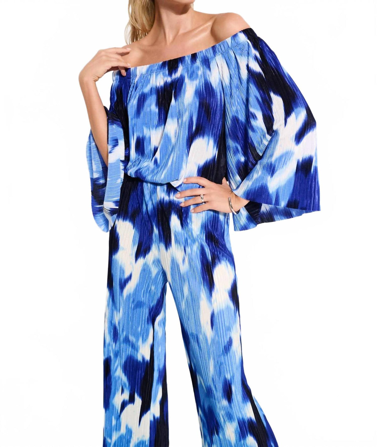 Top con hombros descubiertos color azul