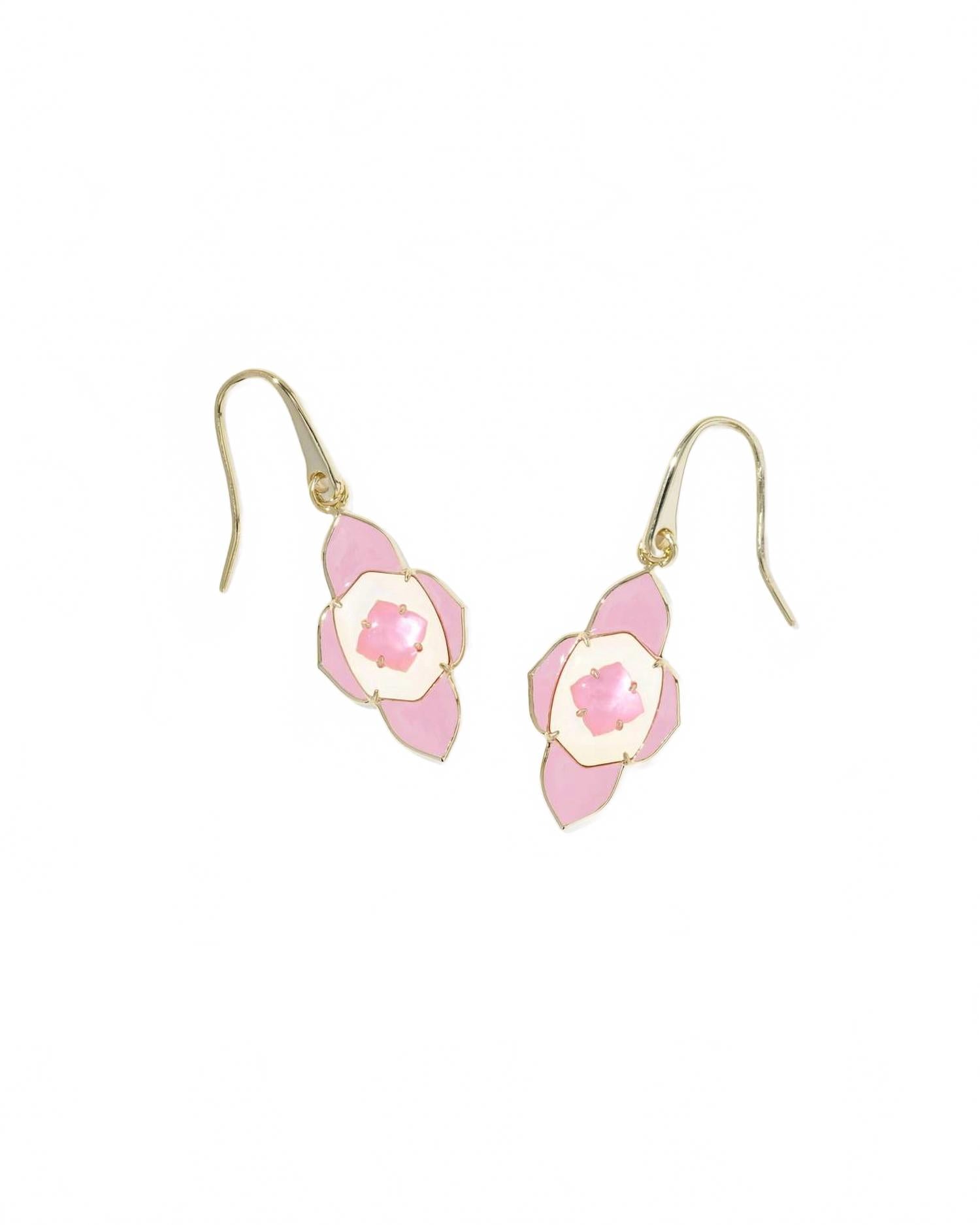 Aretes de mujer color rosado