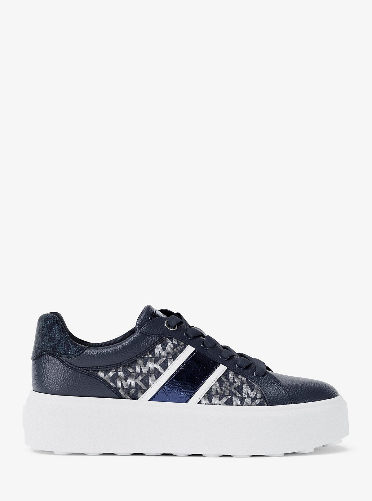 Tenis a rayas con plataforma
