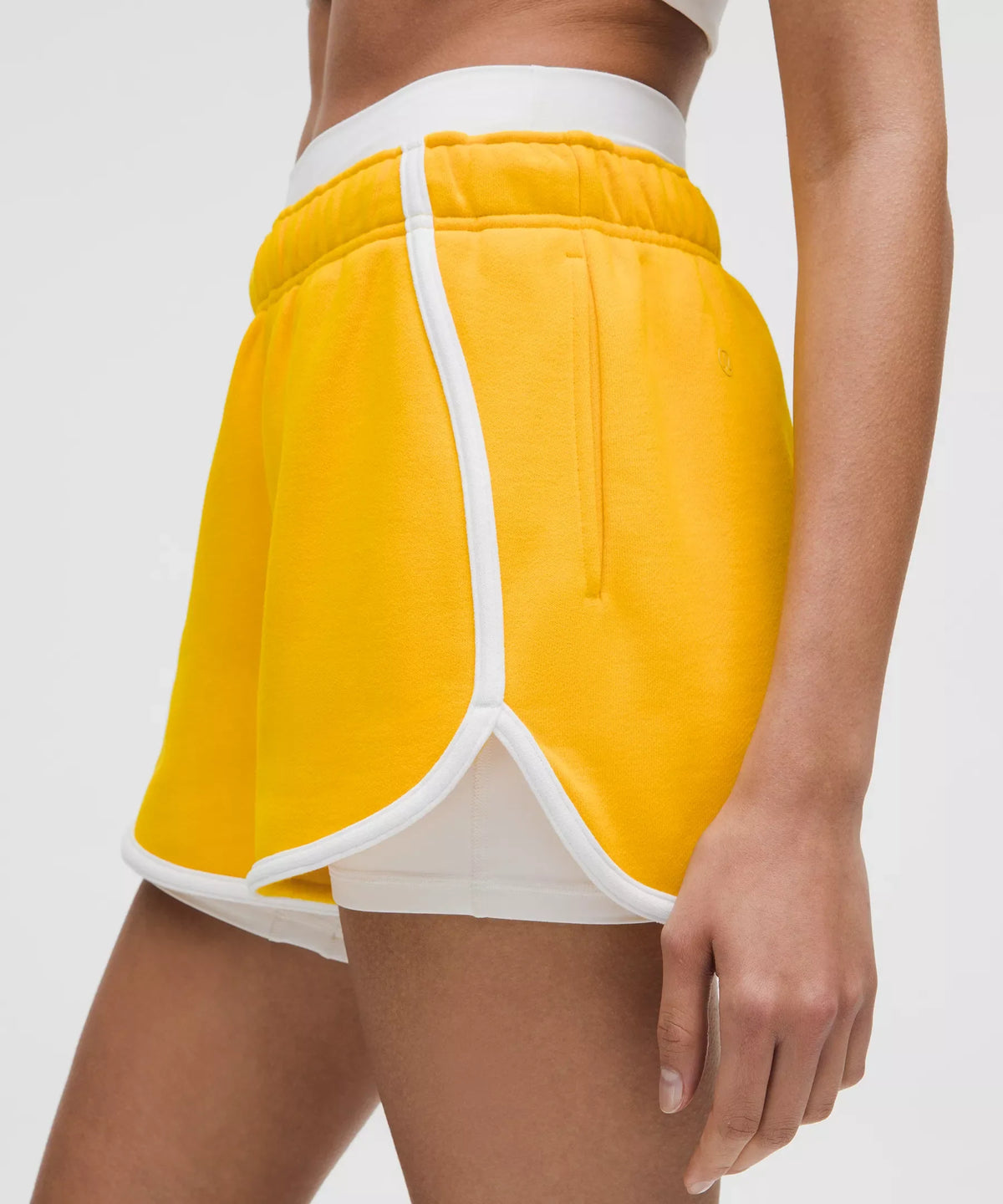Short de corte amplio de tiro medio
