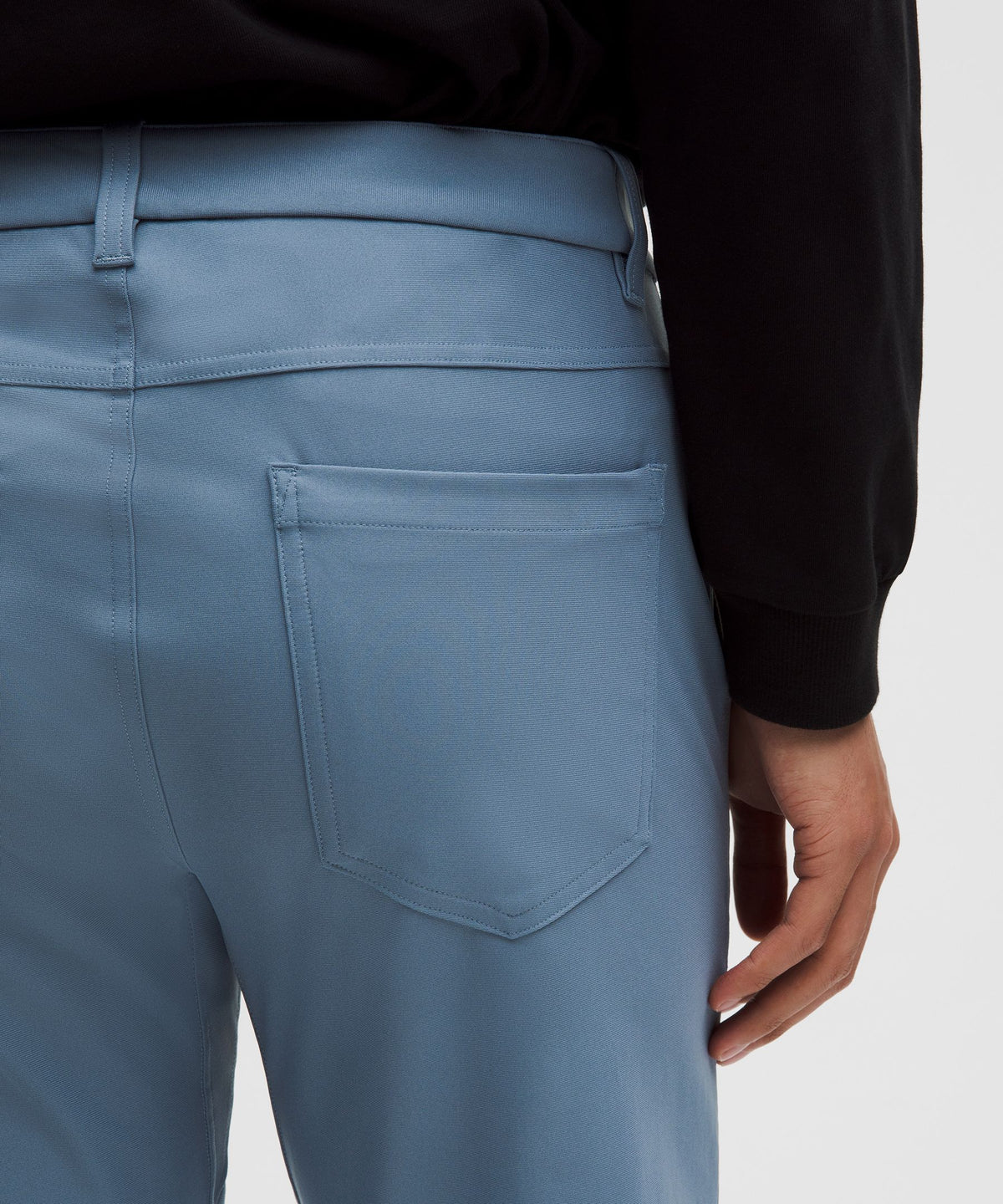 Pantalón de corte ajustado