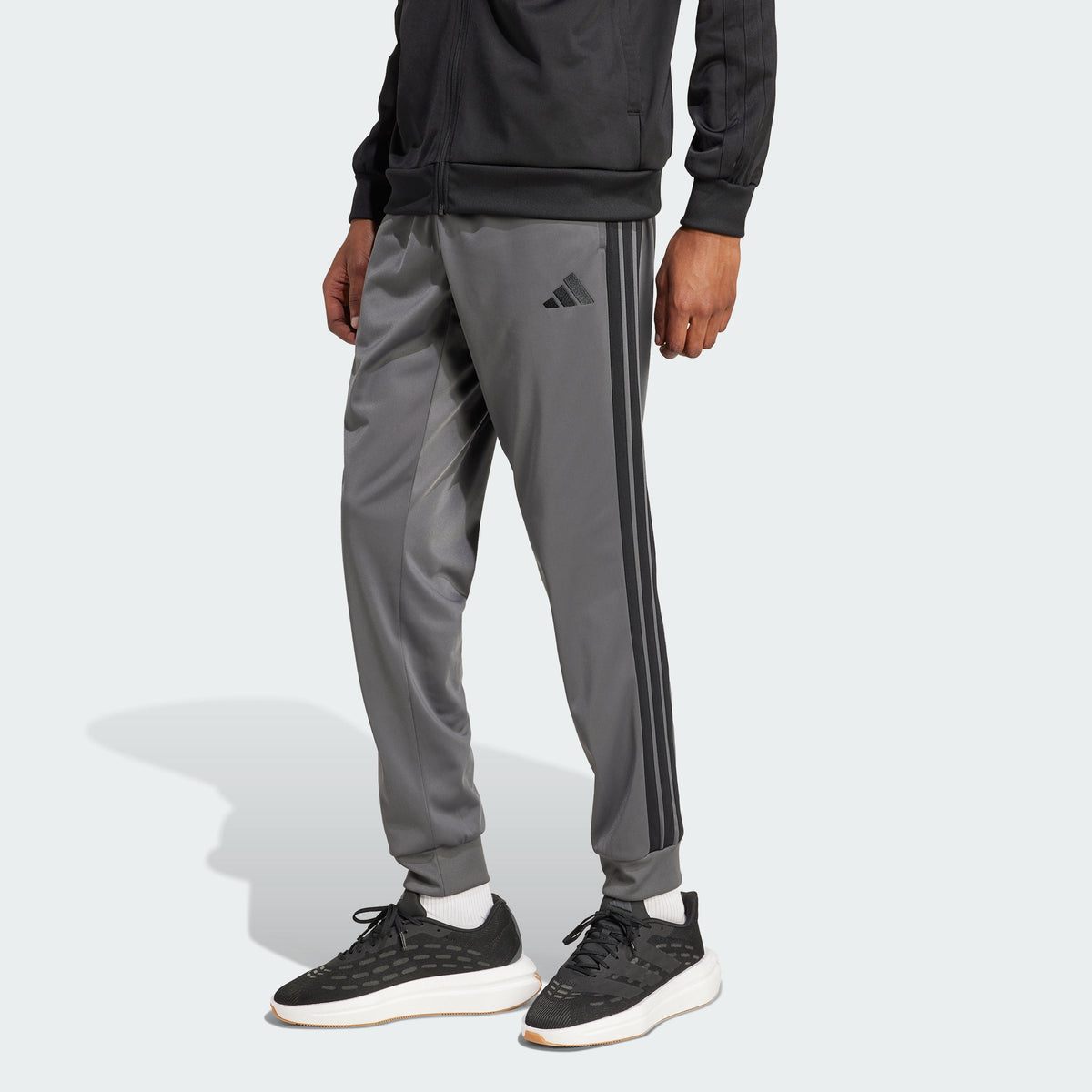 Pantalón deportivo de hombre a rayas