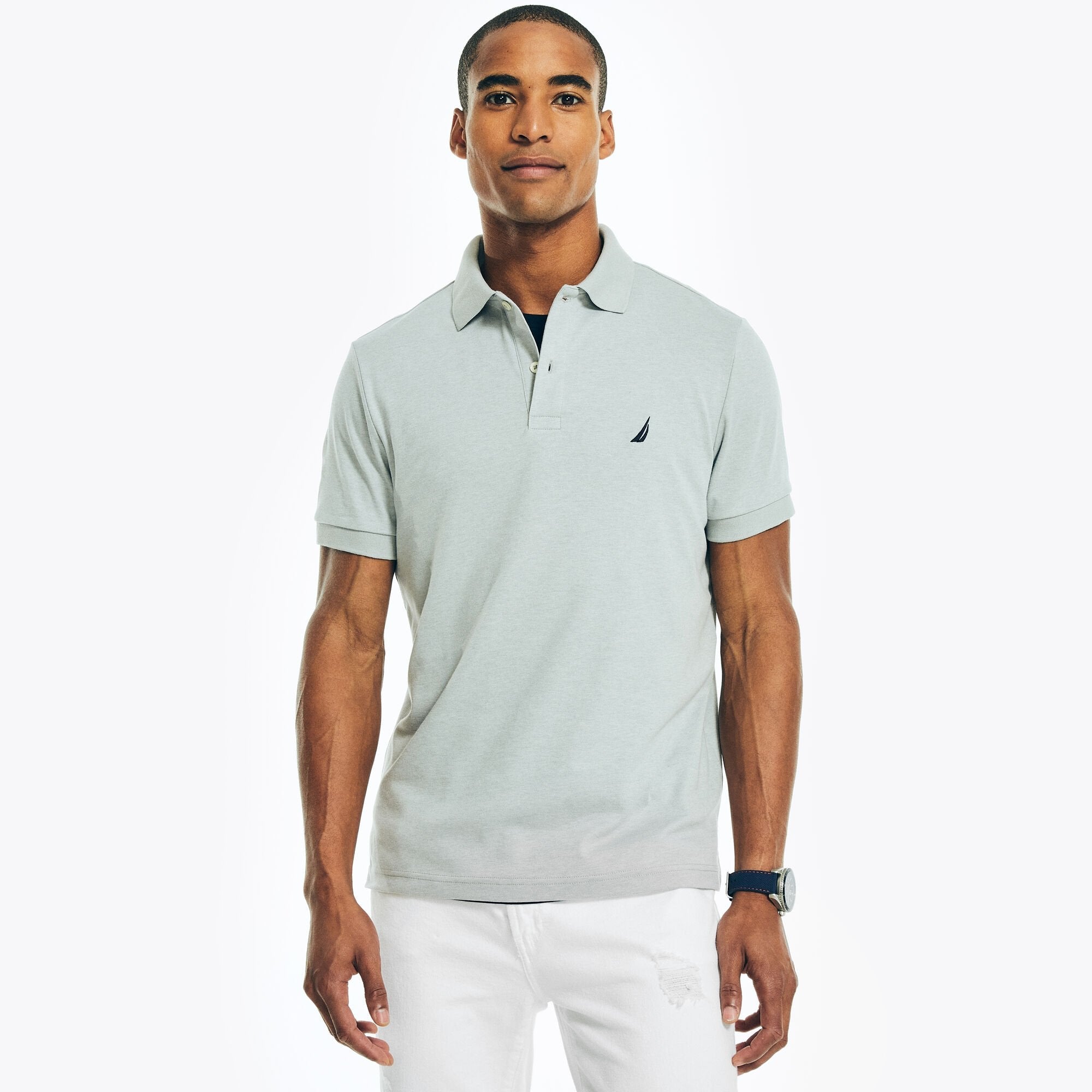 Polo de corte ajustado