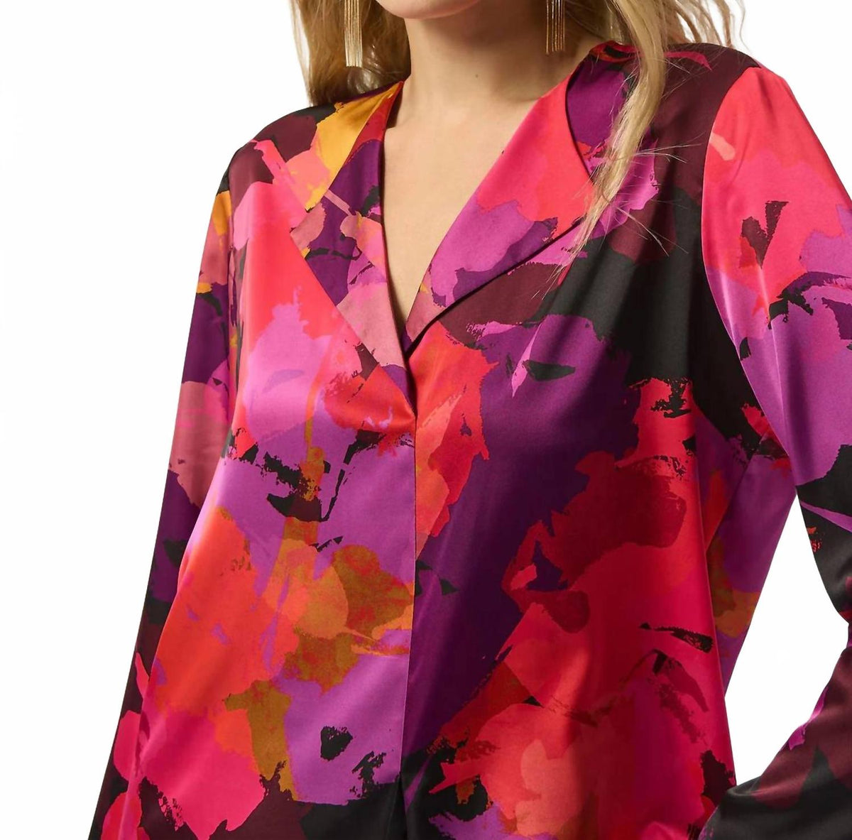 Top de satén con estampado floral color negro