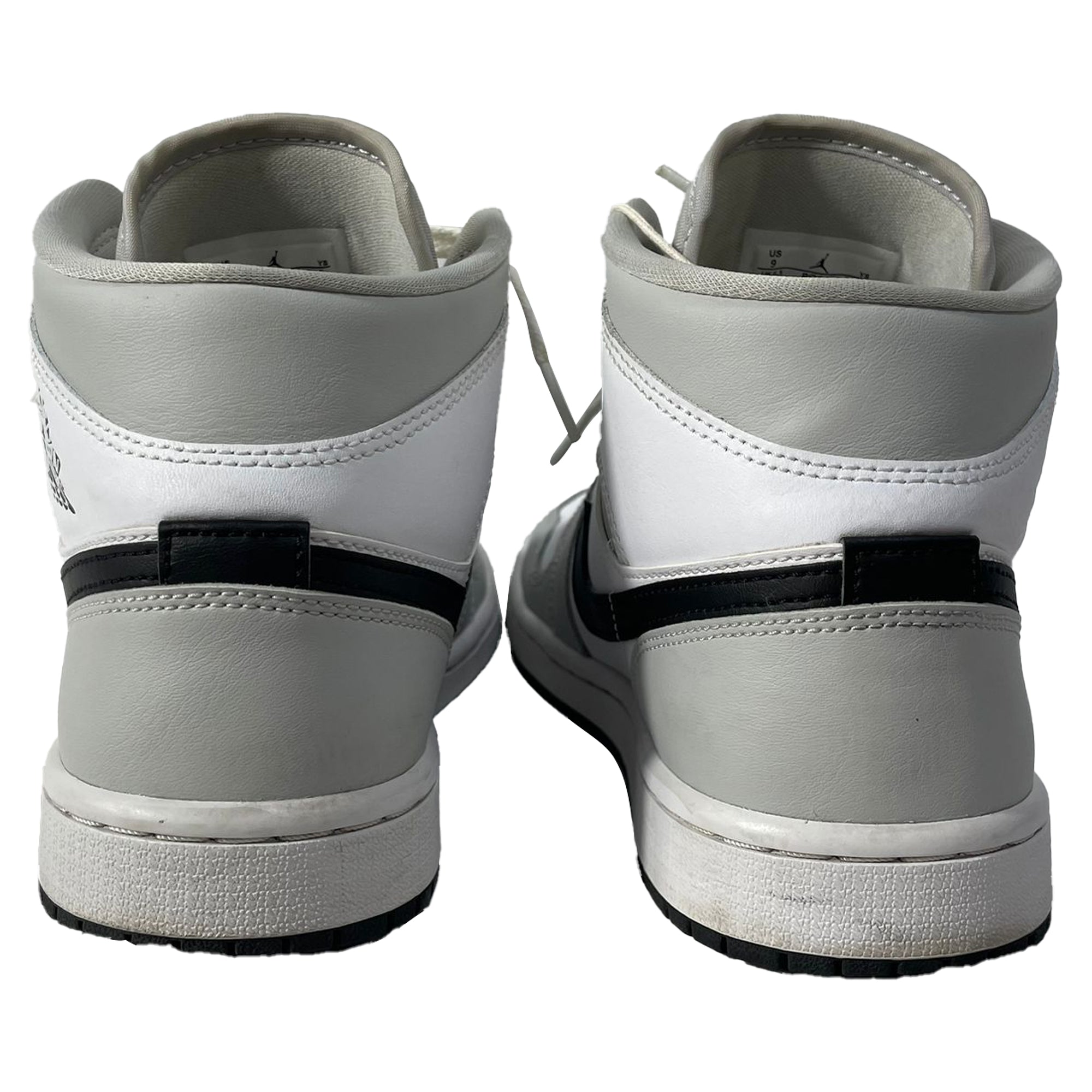 Tenis de cuero color gris
