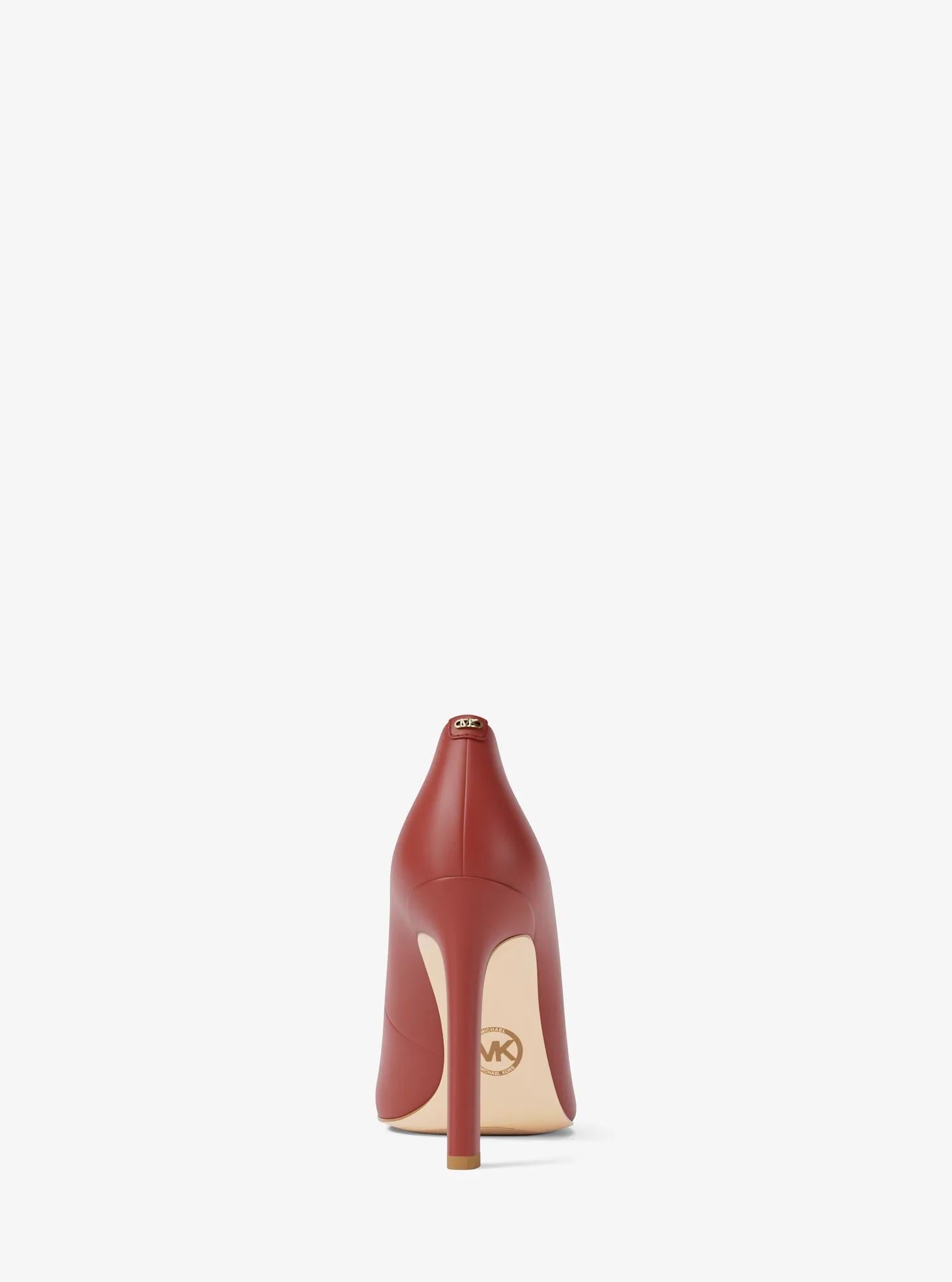 Tacones de cuero
