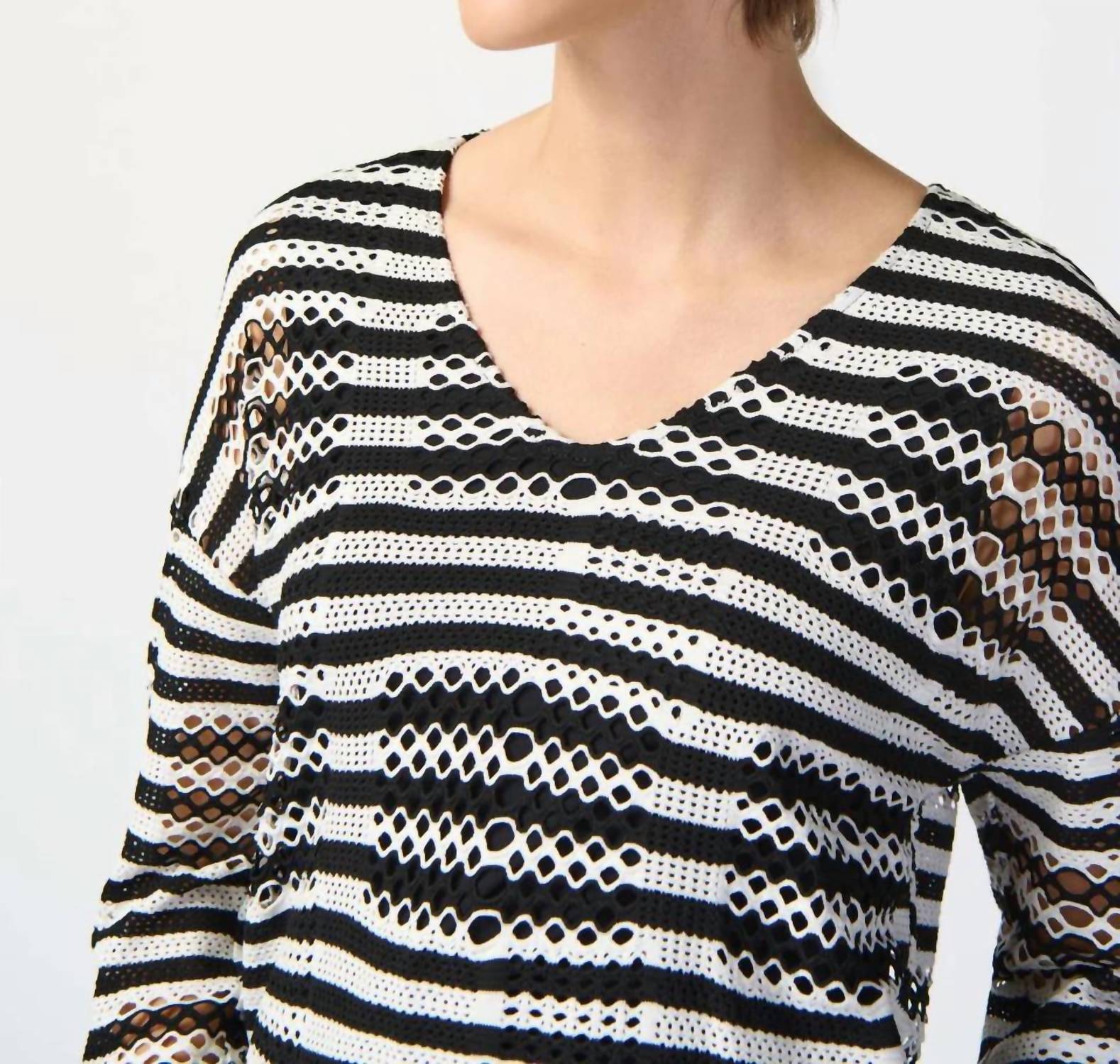 Top color negro y blanco