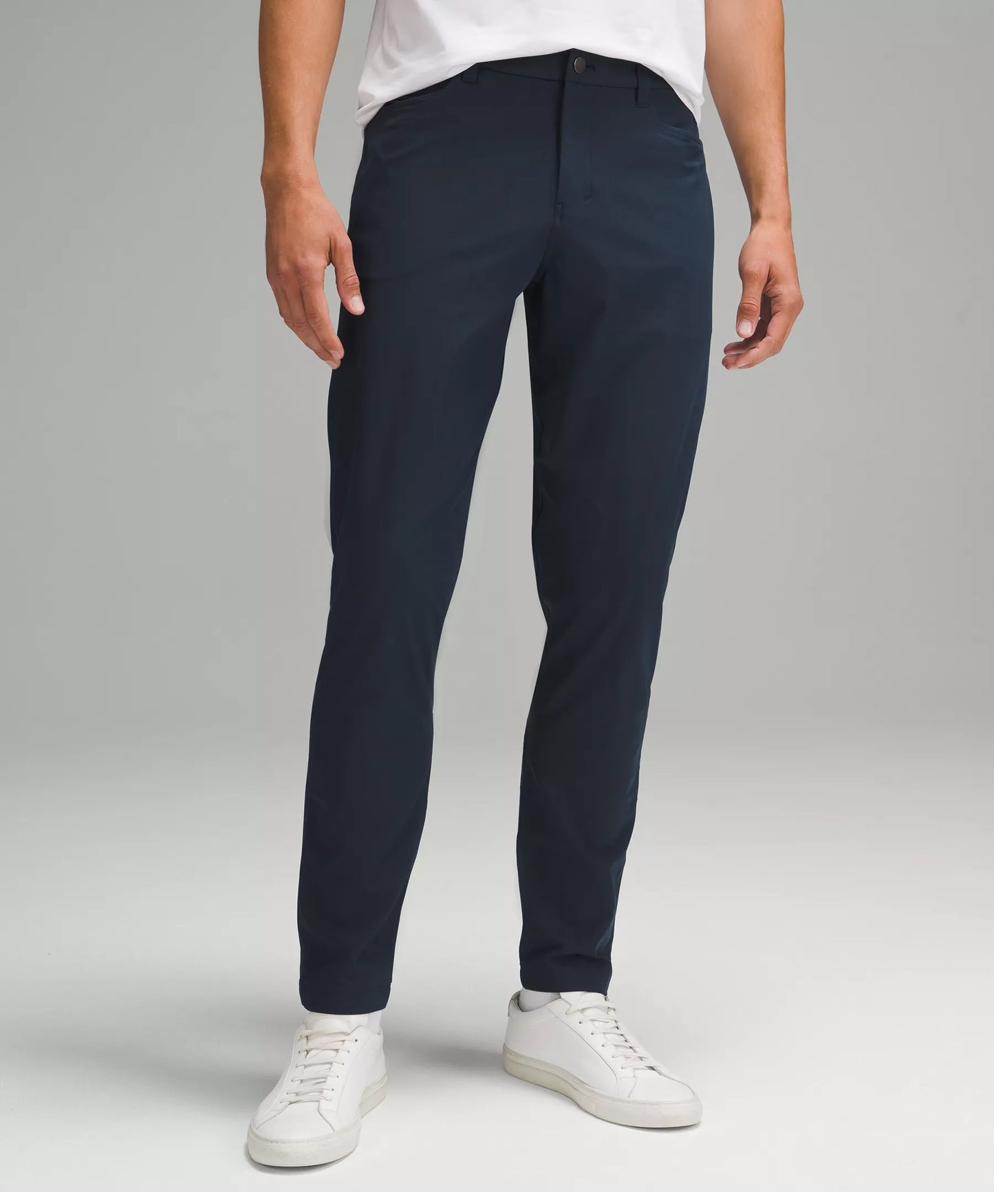 Pantalón de corte ajustado