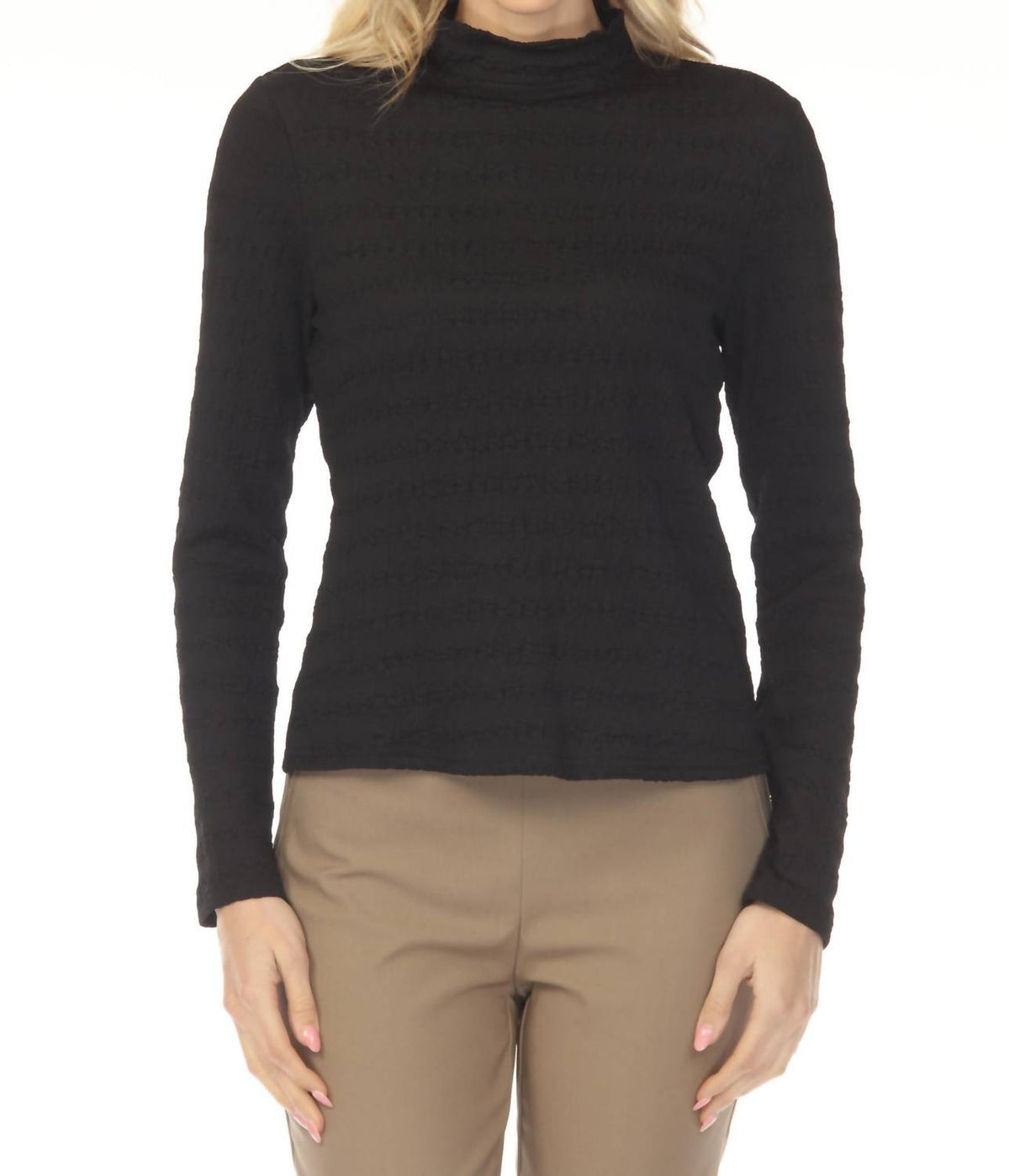 Top con cuello alto color negro