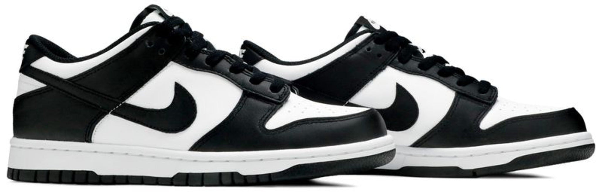 Calzado infantil color negro y blanco