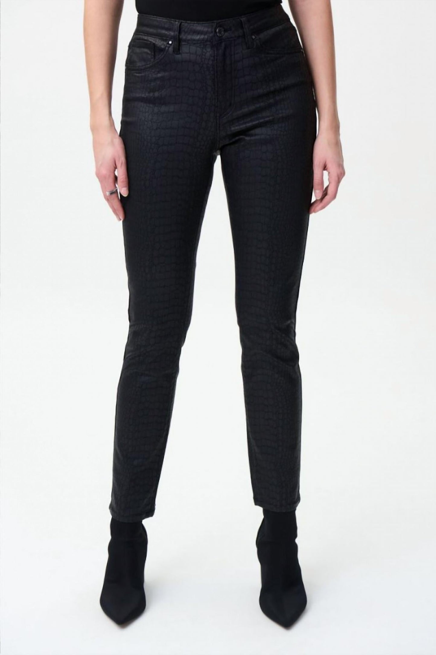 Pantalón color negro