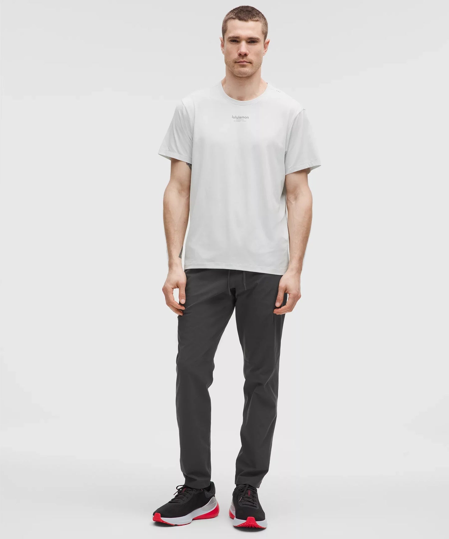 Pantalón de corte ajustado