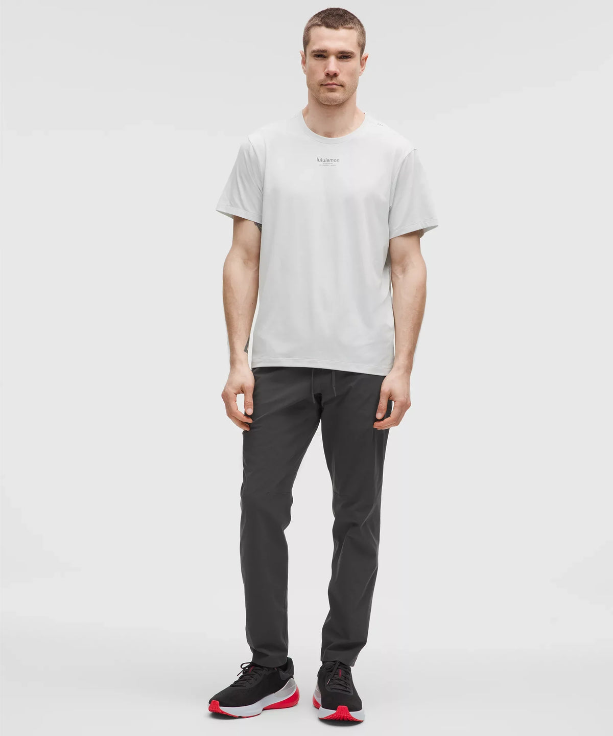 Pantalón de corte ajustado