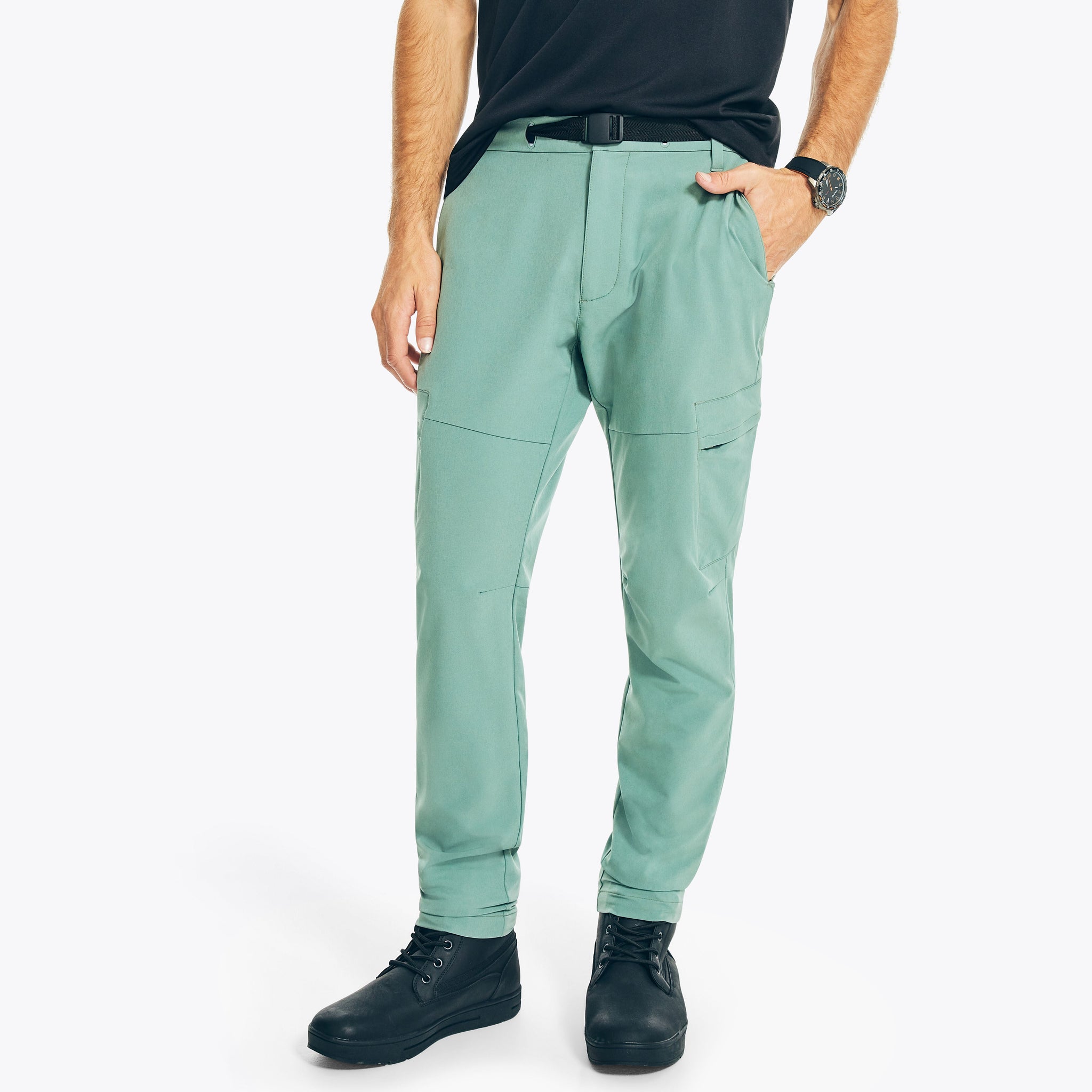 Pantalón de hombre de corte ajustado