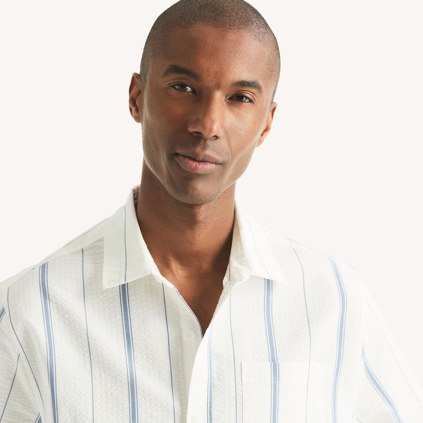 Camisa de hombre de manga corta a rayas