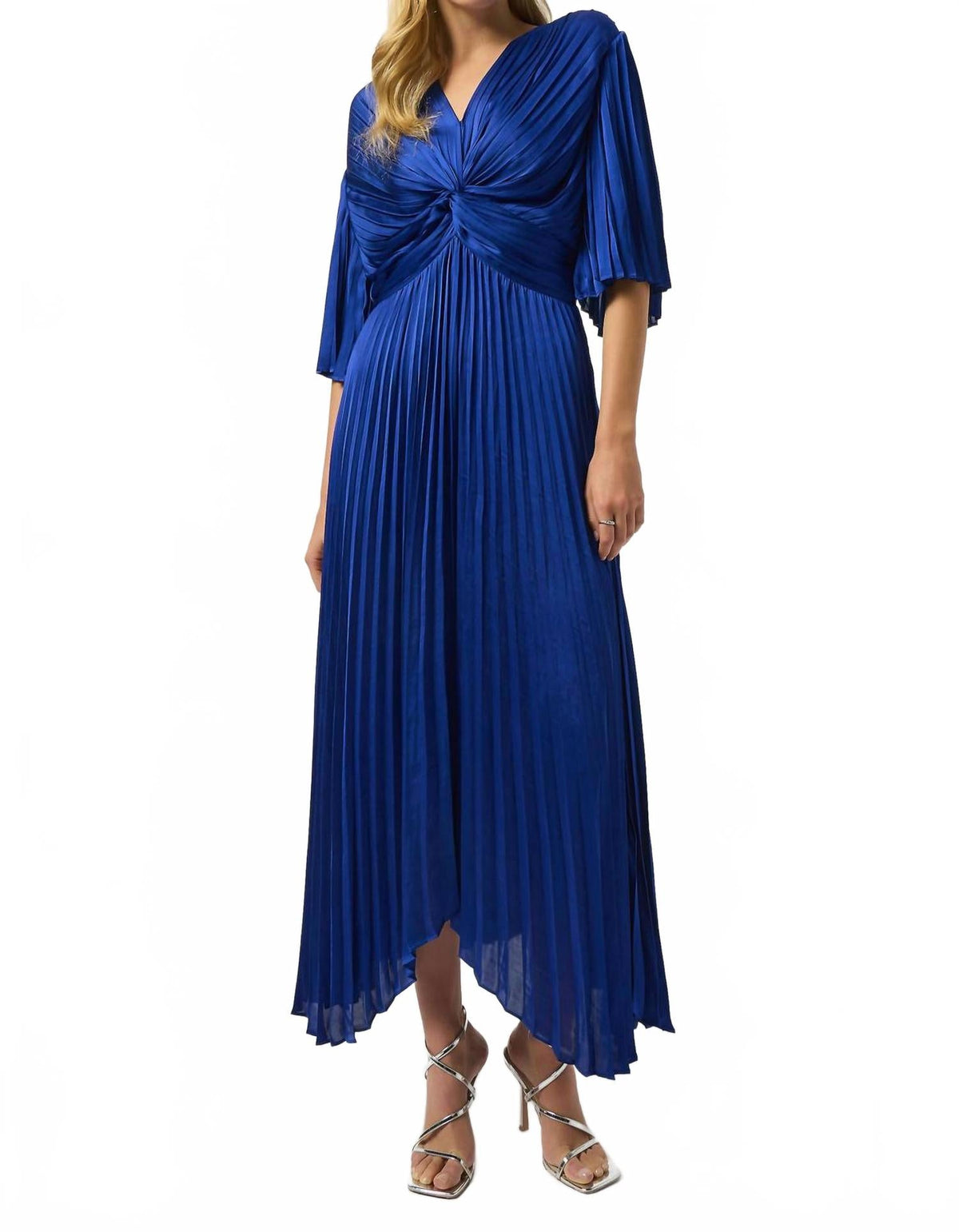 Vestido de satén con pliegues color azul