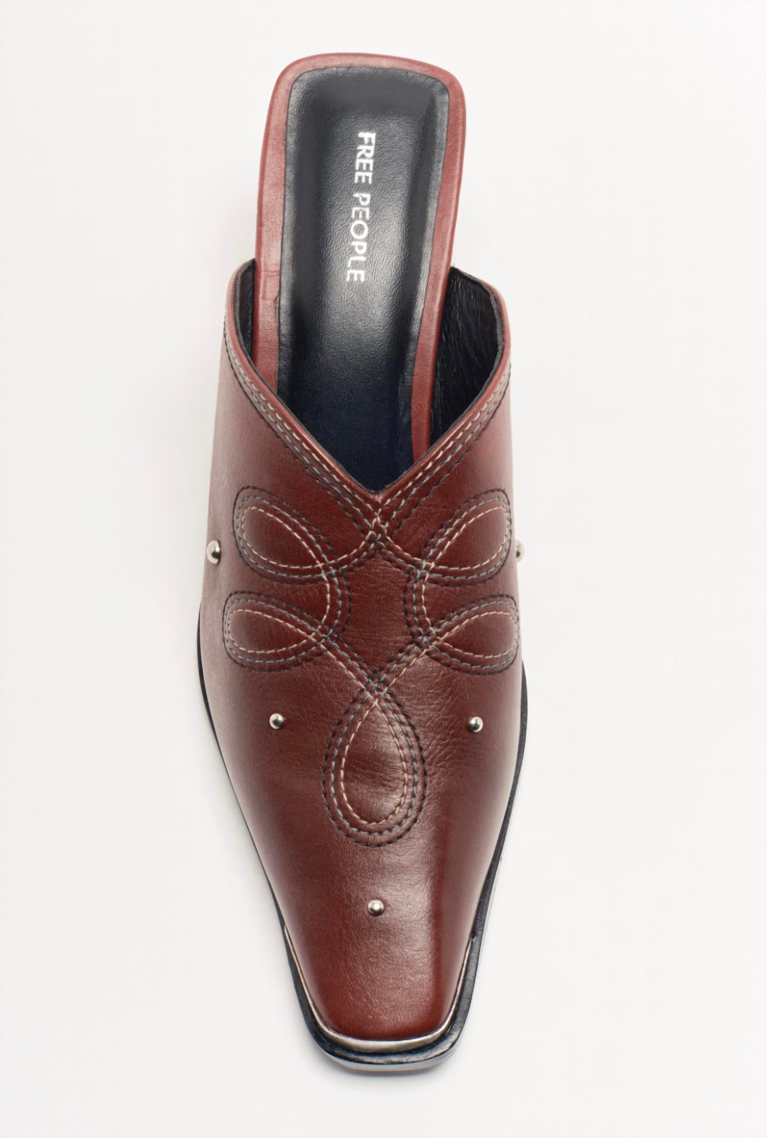 Zapatos destalonados de mujer de cuero