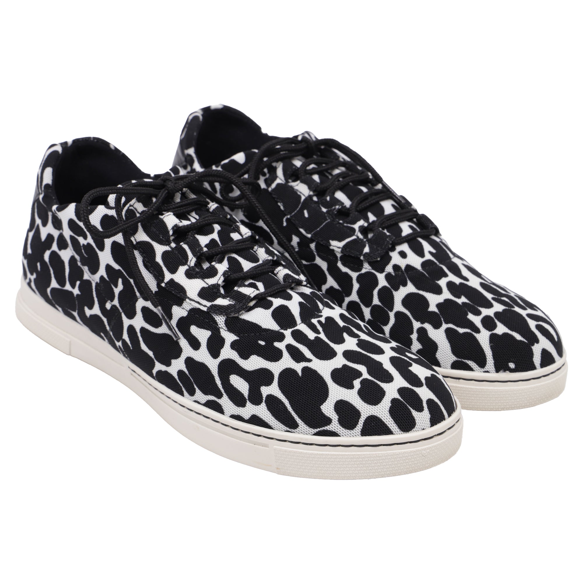Stuart Weitzman Tenis Bajos en Lona Estampado Animal