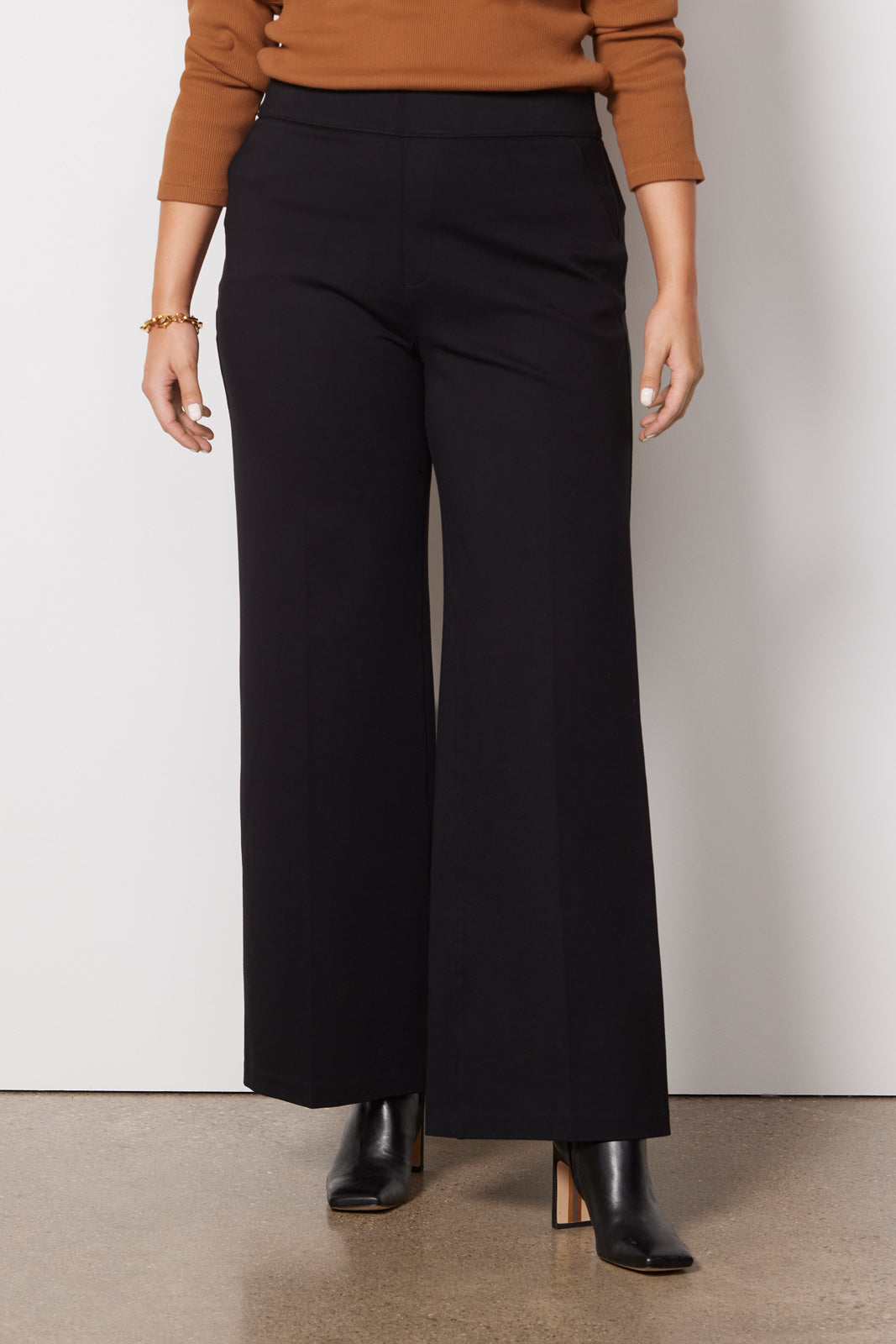 Pantalón de mujer de pierna ancha