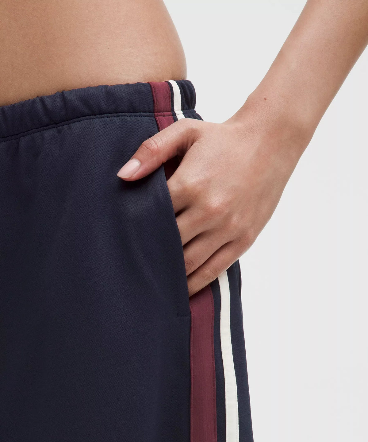Short de tiro bajo a rayas