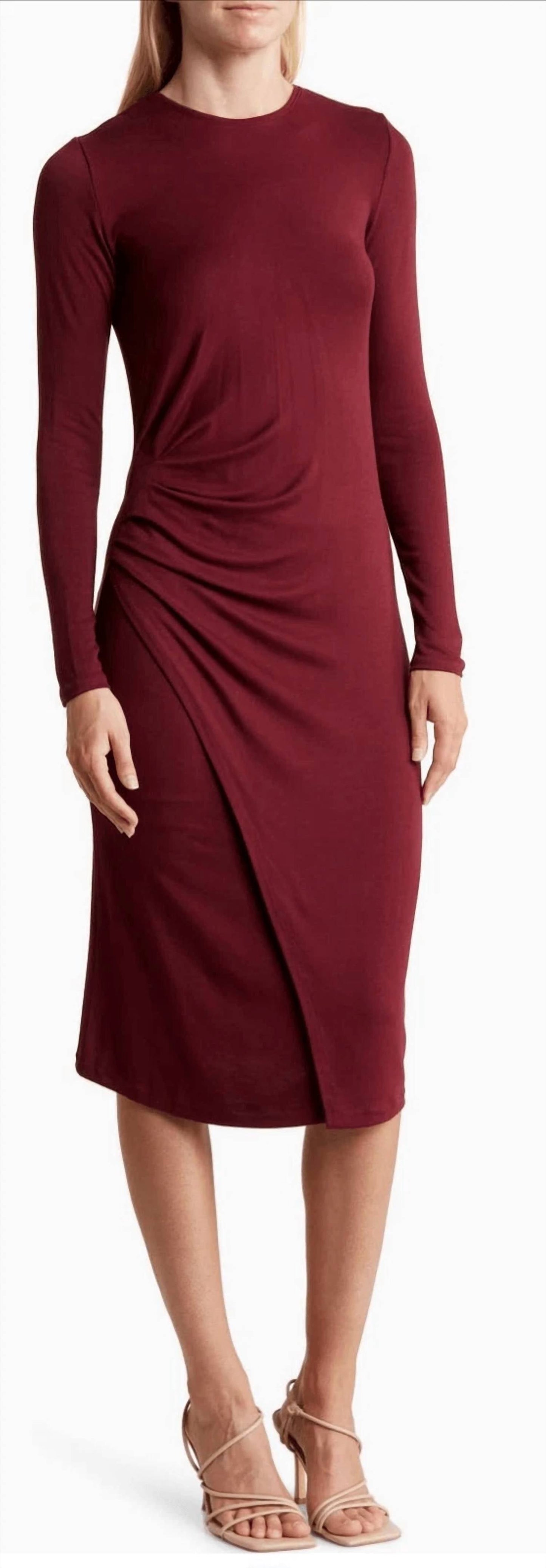 Vestido midi de manga larga color vinotinto