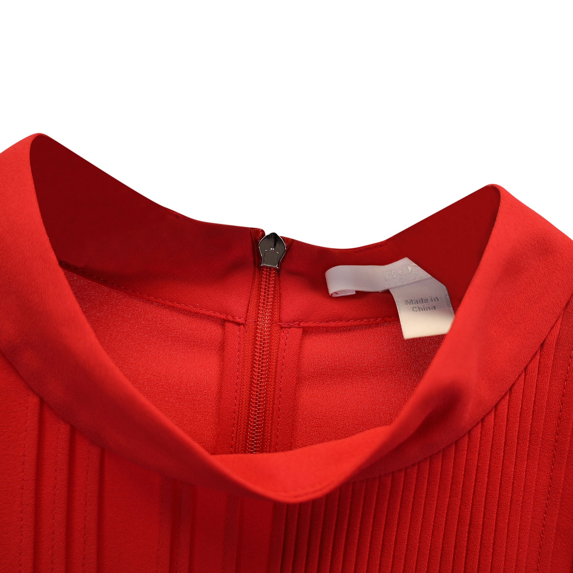 Top con cuello alto con pliegues color rojo