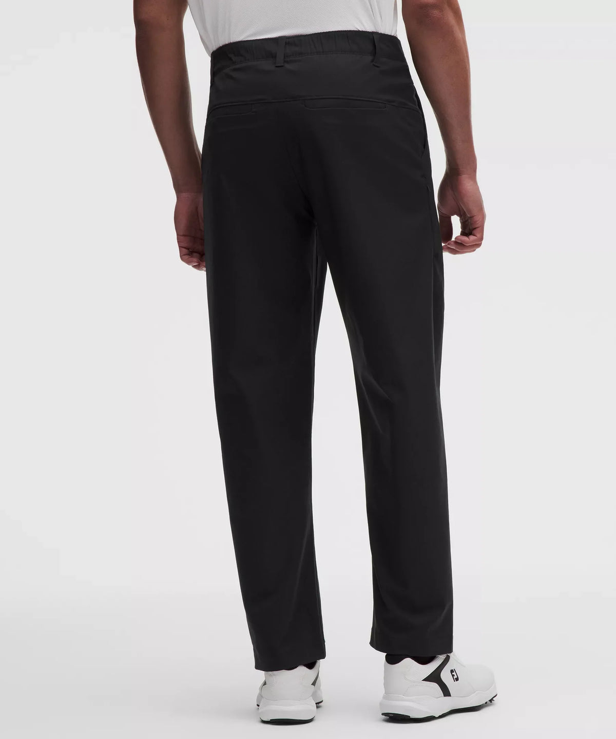 Pantalón de corte amplio