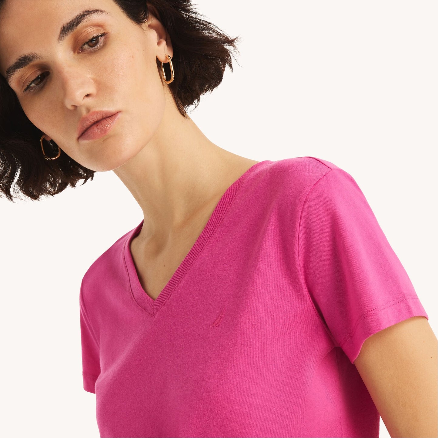 Camiseta con cuello en V