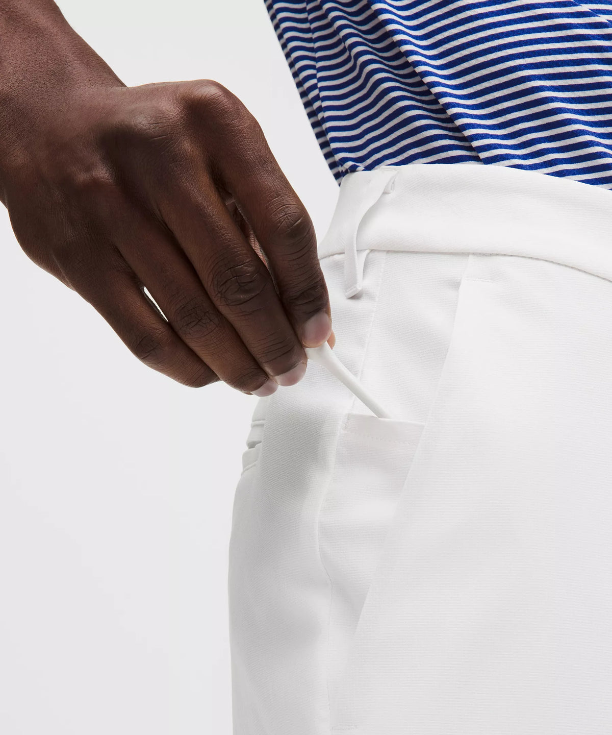 Pantalón de corte ajustado